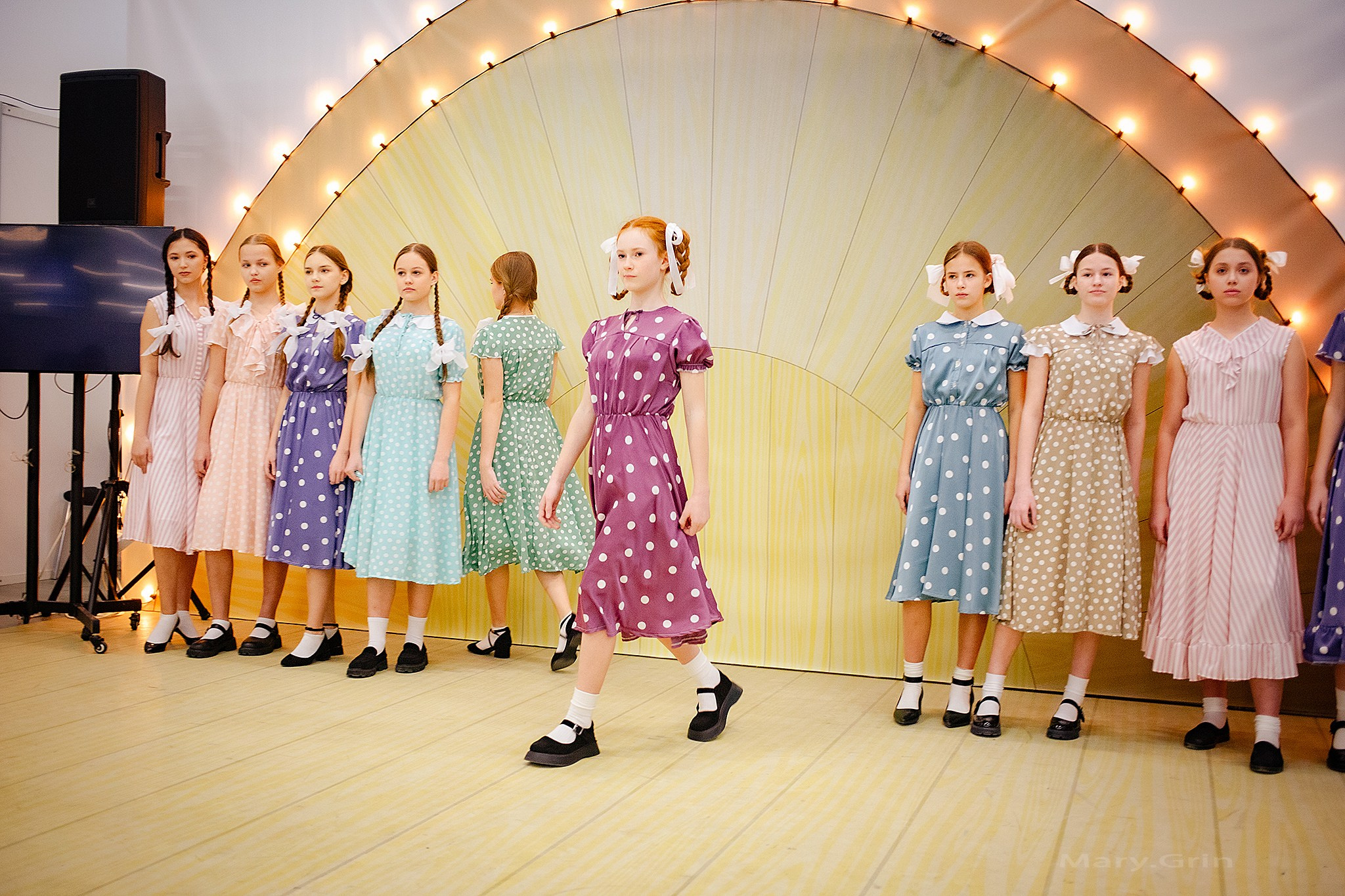 Показ моды 40х лет. Православная ярмарка 2025. Детский и семейный фотограф, фотограф мероприятий Нижний Новгород