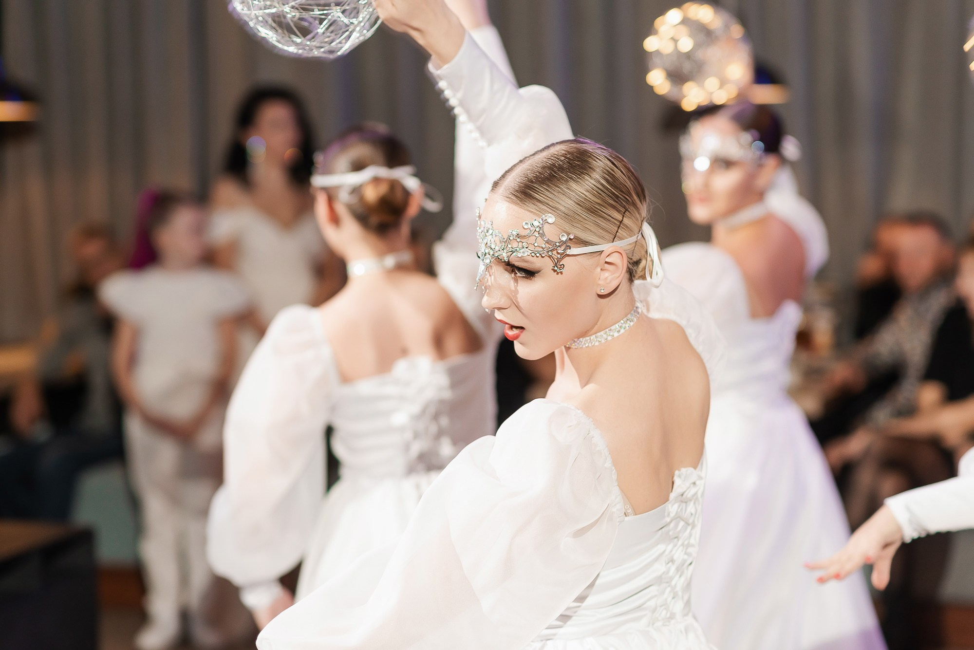 Выступления на банкетных площадках. Танцевальная шоу-группа «GRANAT»