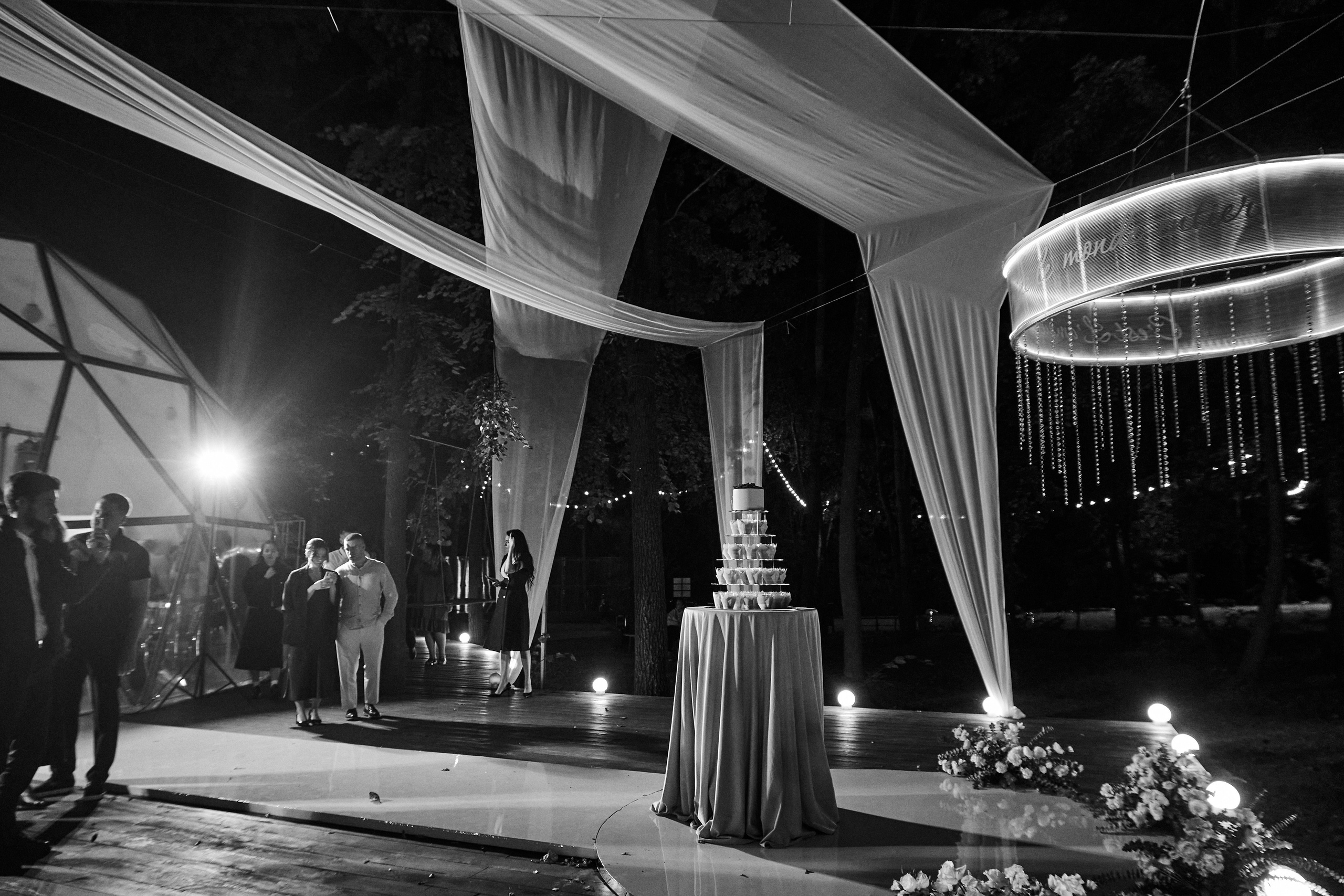 L'amour que illumine. Студия декора НикитинаДекор — оформление мероприятий в Ульяновске. Профессиональное создание эксклюзивных декораций