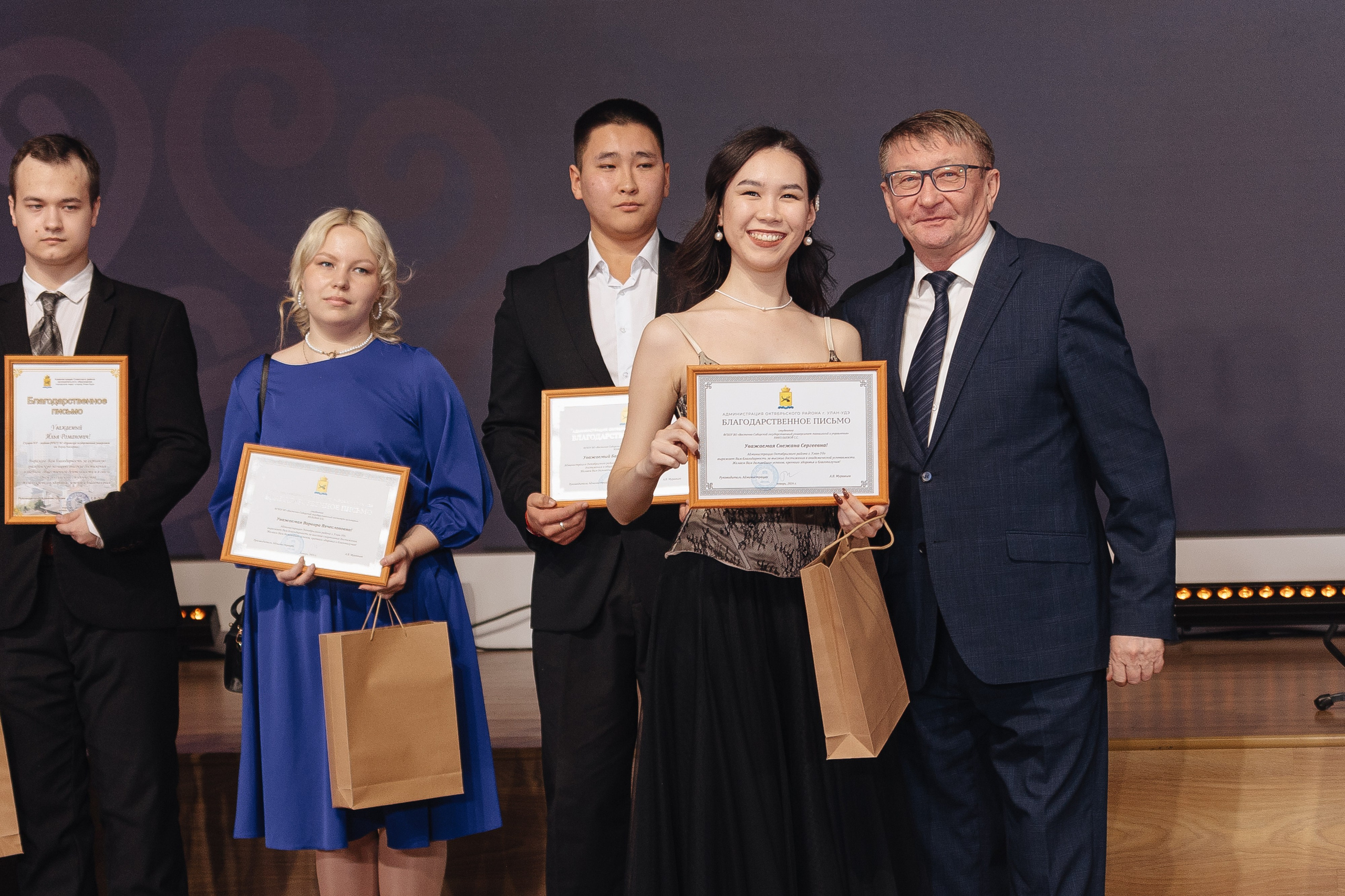 Студенческий бал. Свадебный и семейный фотограф в Улан-Удэ