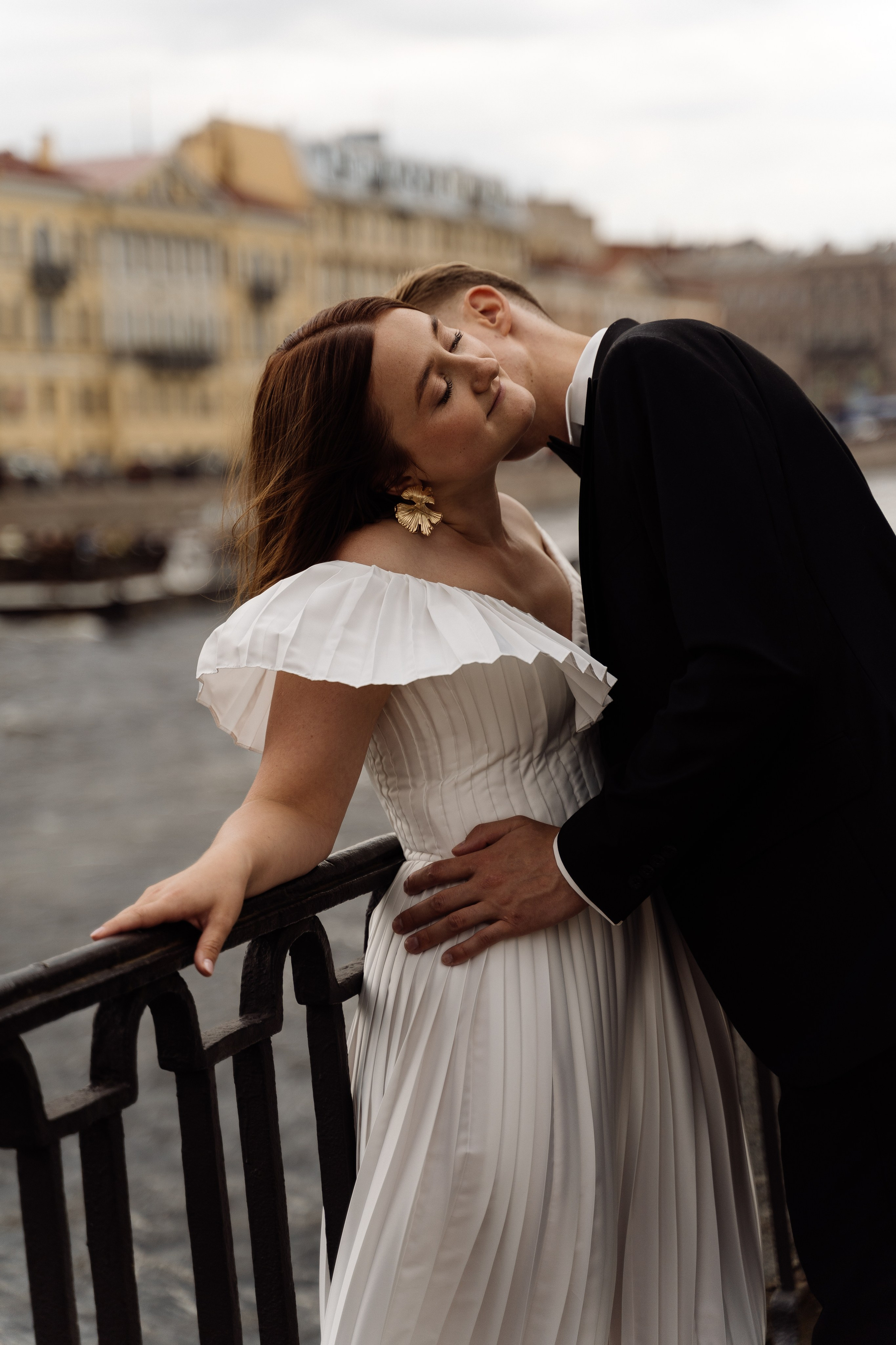 Свадьба на крыше Петербурга. Свадебный фотограф организатор в Санкт-Петербурге Ассоль Опарина