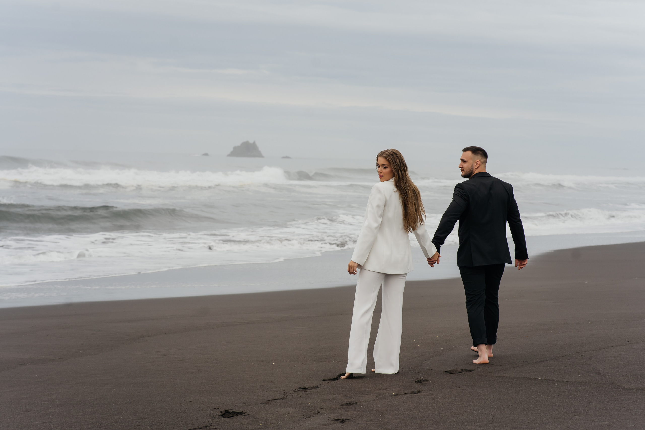 Камчатка (Халактырский пляж). Свадебный фотограф Наталья Помазкина | Репортаж Екатеринбург Москва