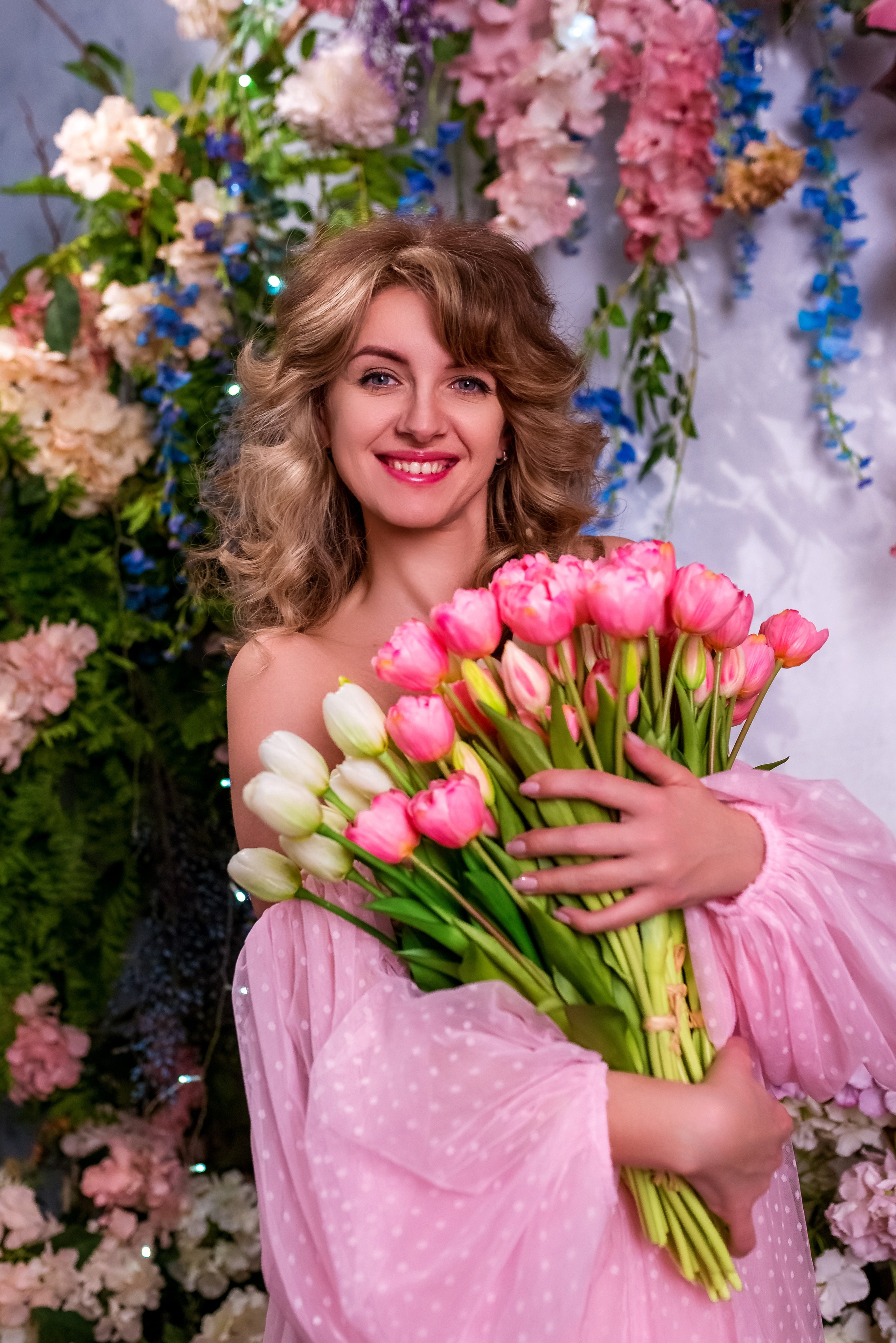 Цветочная фотозона. Женский фотограф Крещение Венчание Москва Брянск