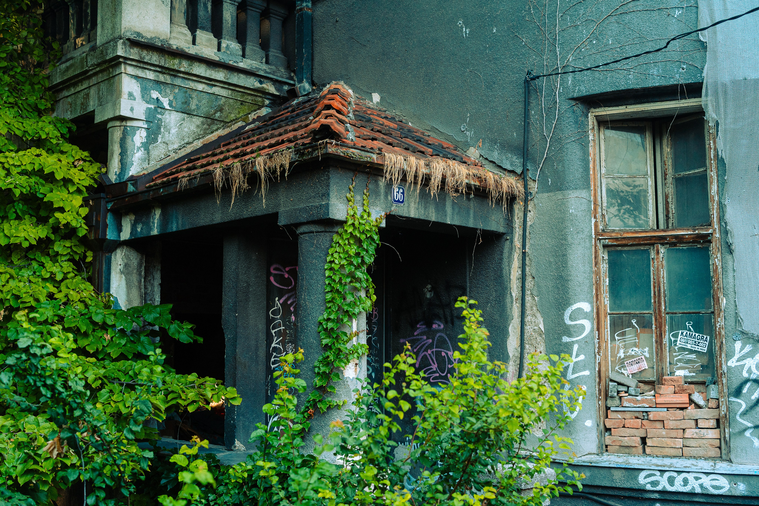 Urban and Street. Oleg Kozachok — Photographer with Protanopia | Portraits, Texture & Light