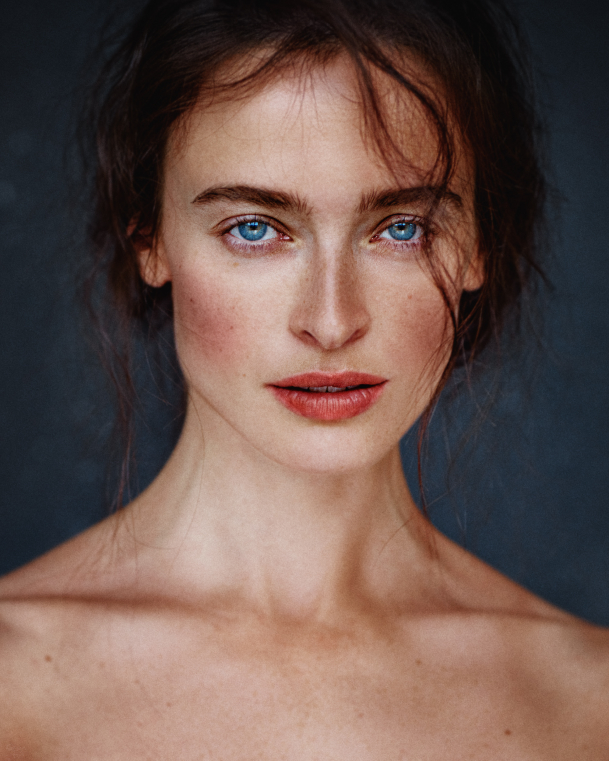 Indoor Portrait. Photographer Georgy Chernyadyev