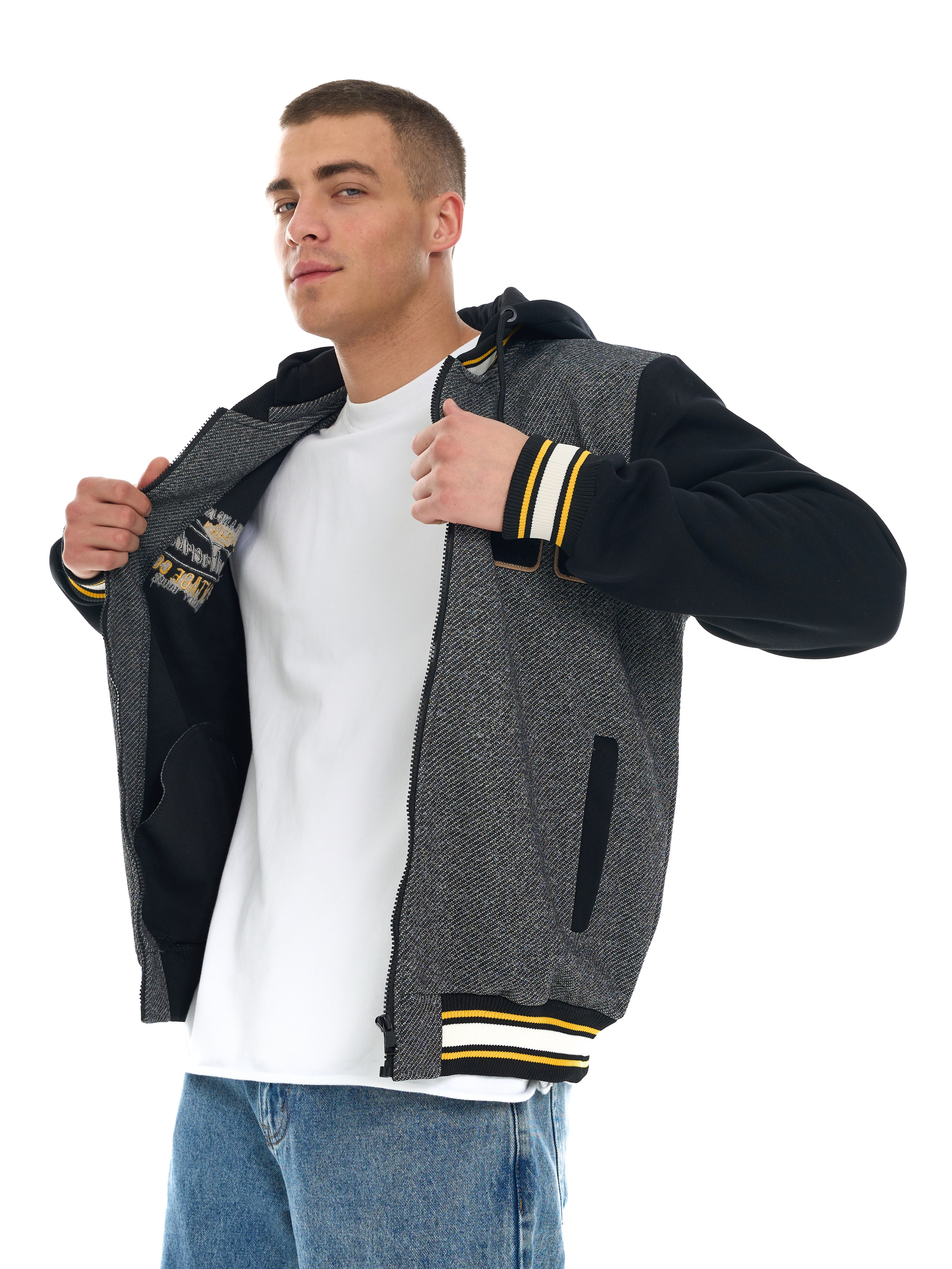 Фотомодель для маркетплейсов Паша. Фотосъёмка для марктеплейсов Studio 11.11