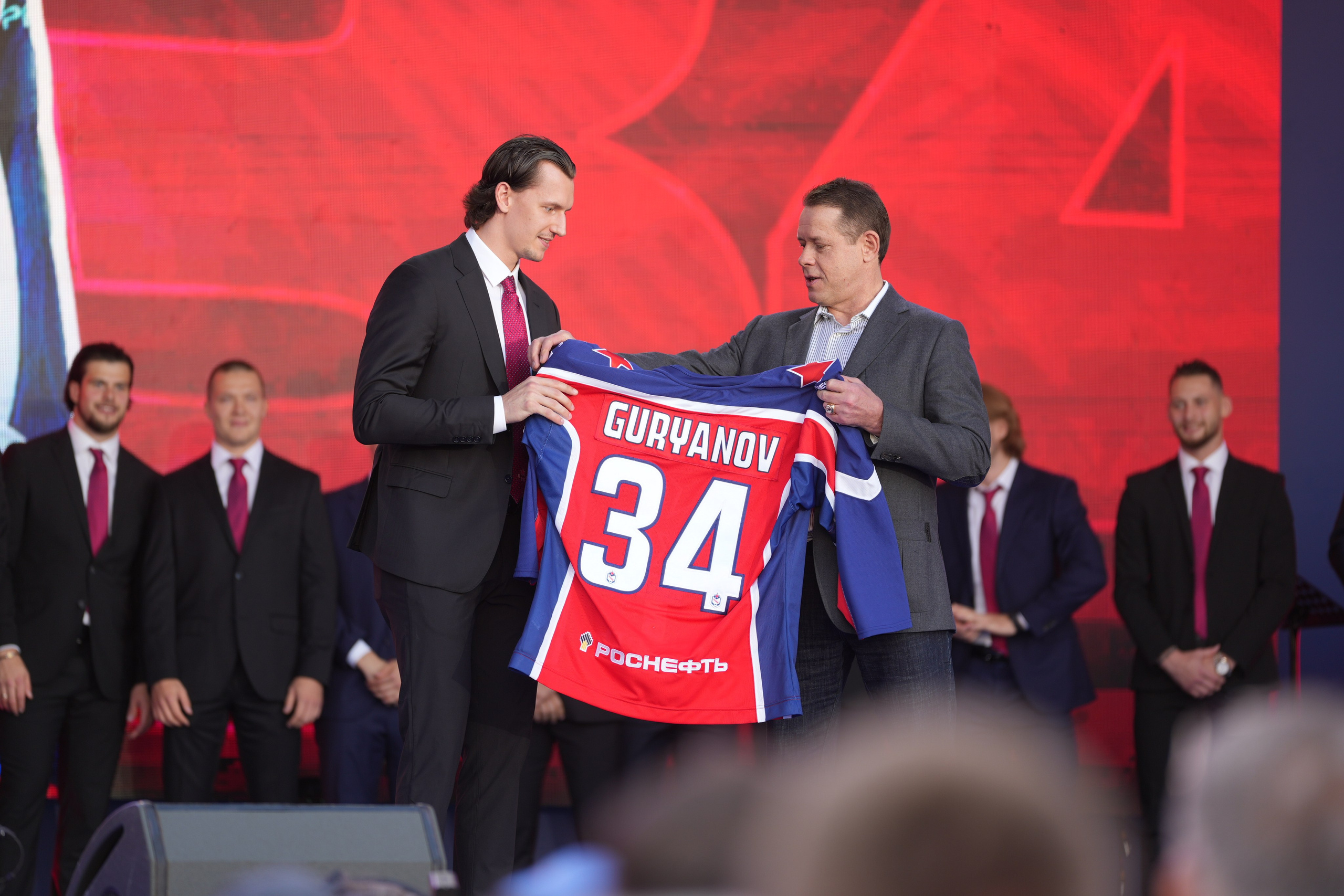 ЦСКА Фест 2024, фотографии хоккейного фестиваля от репортажного фотографа из Алматы Дениса Карпенко,. Сайт Алматинского НЮ АРТ, будуар и фэшн фотографа Дениса Карпенко