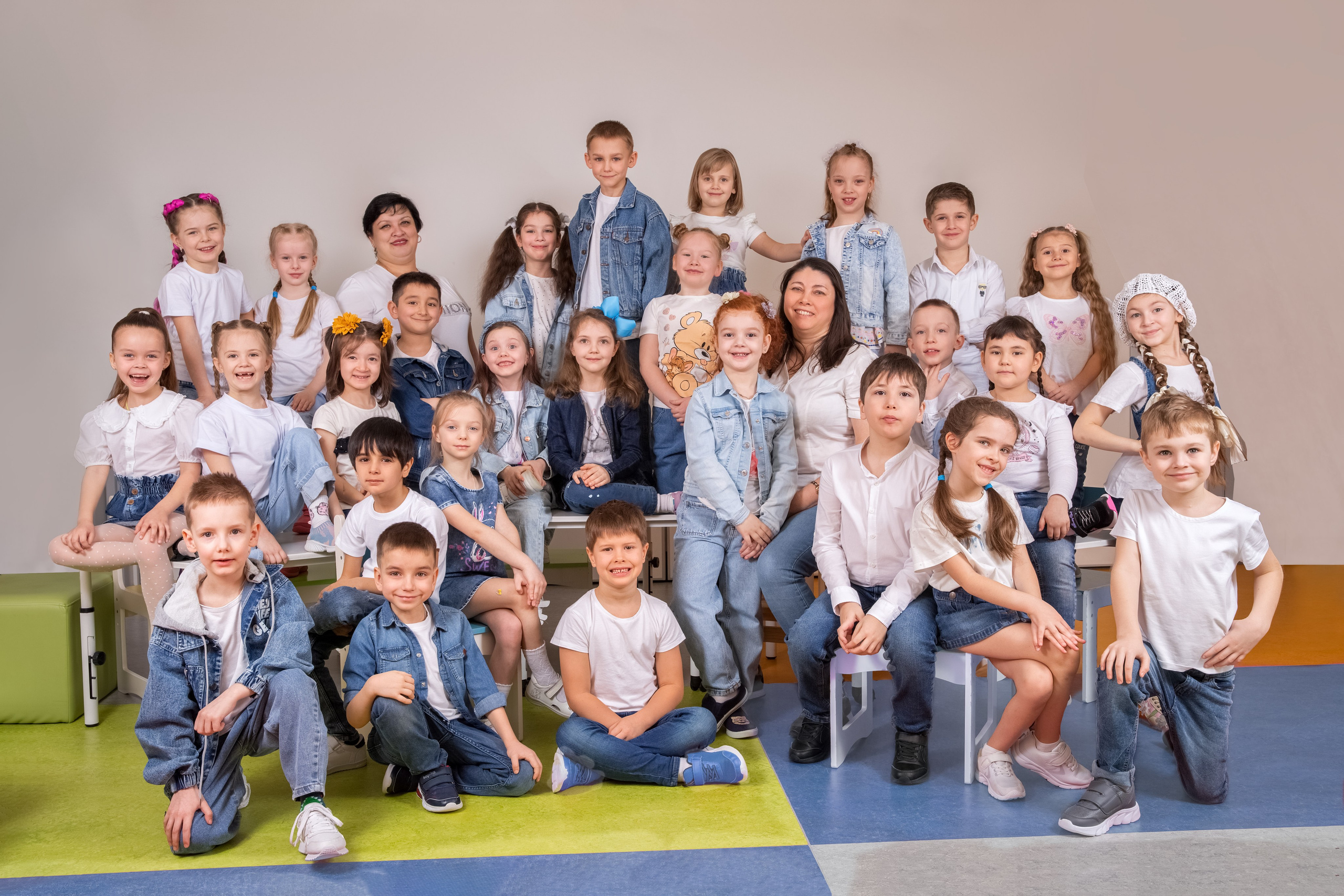 Общее фото в саду. Фотограф Дарья Нагайцева