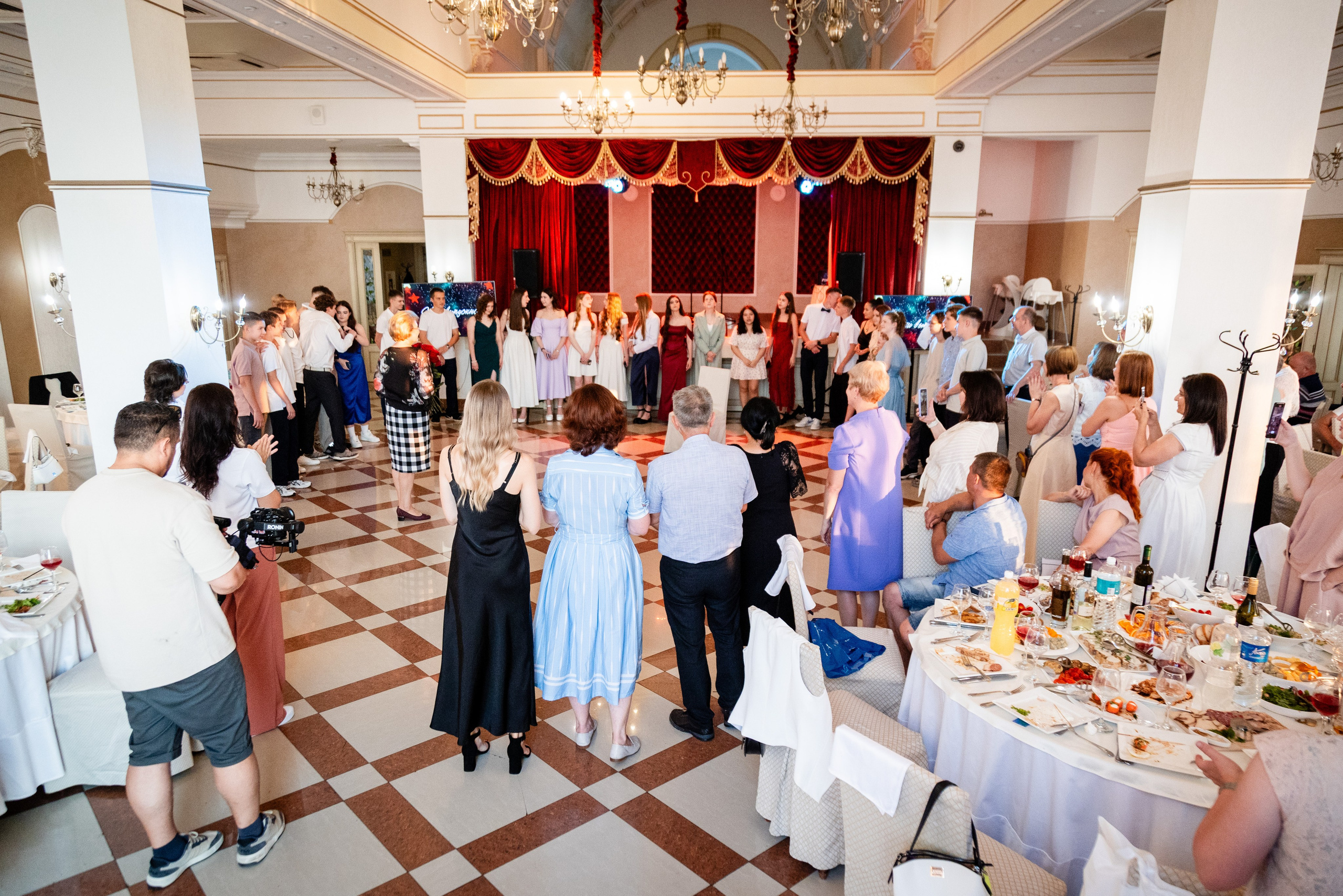 Школьный выпускной. Детский фотограф видеограф в Хабаровске Михаил Орлов
