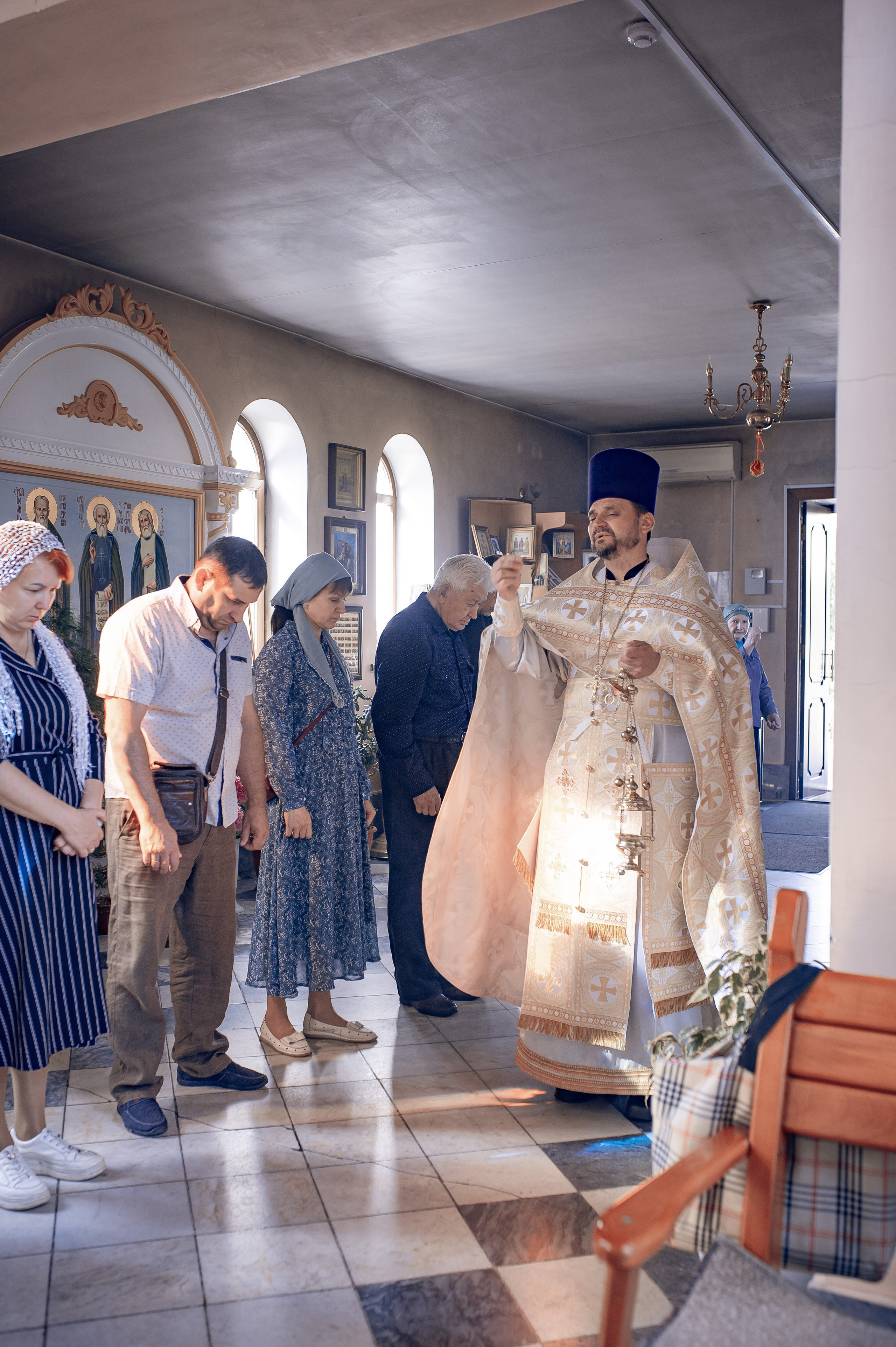 Воскресная служба в Рождественско-Николаевском храме. Фотографы крещения/венчания  Красноярск Татьяна и Вячеслав Переваловы