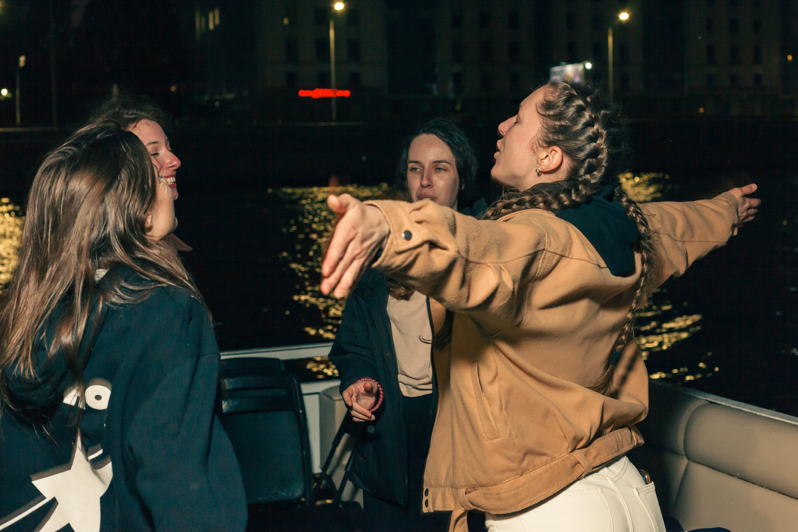 Танцы на воде. Фотограф в Санкт — Петербурге Валерий Гаухман