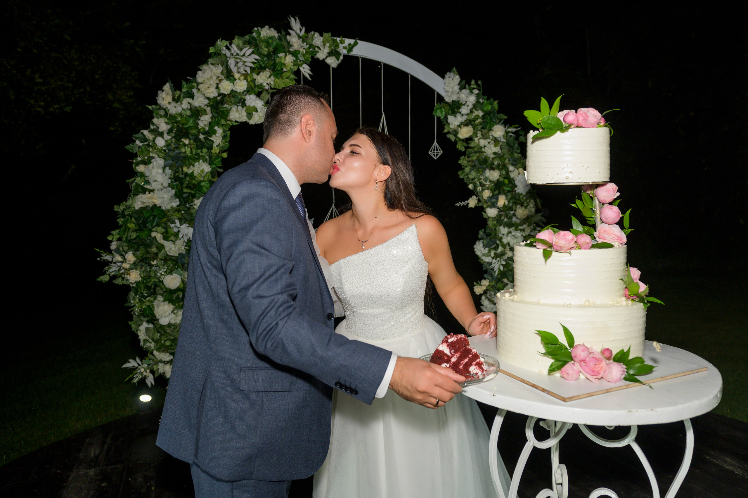 Алина и Адем. Свадебный банкет. Семейный и свадебный фотограф во Владивостоке