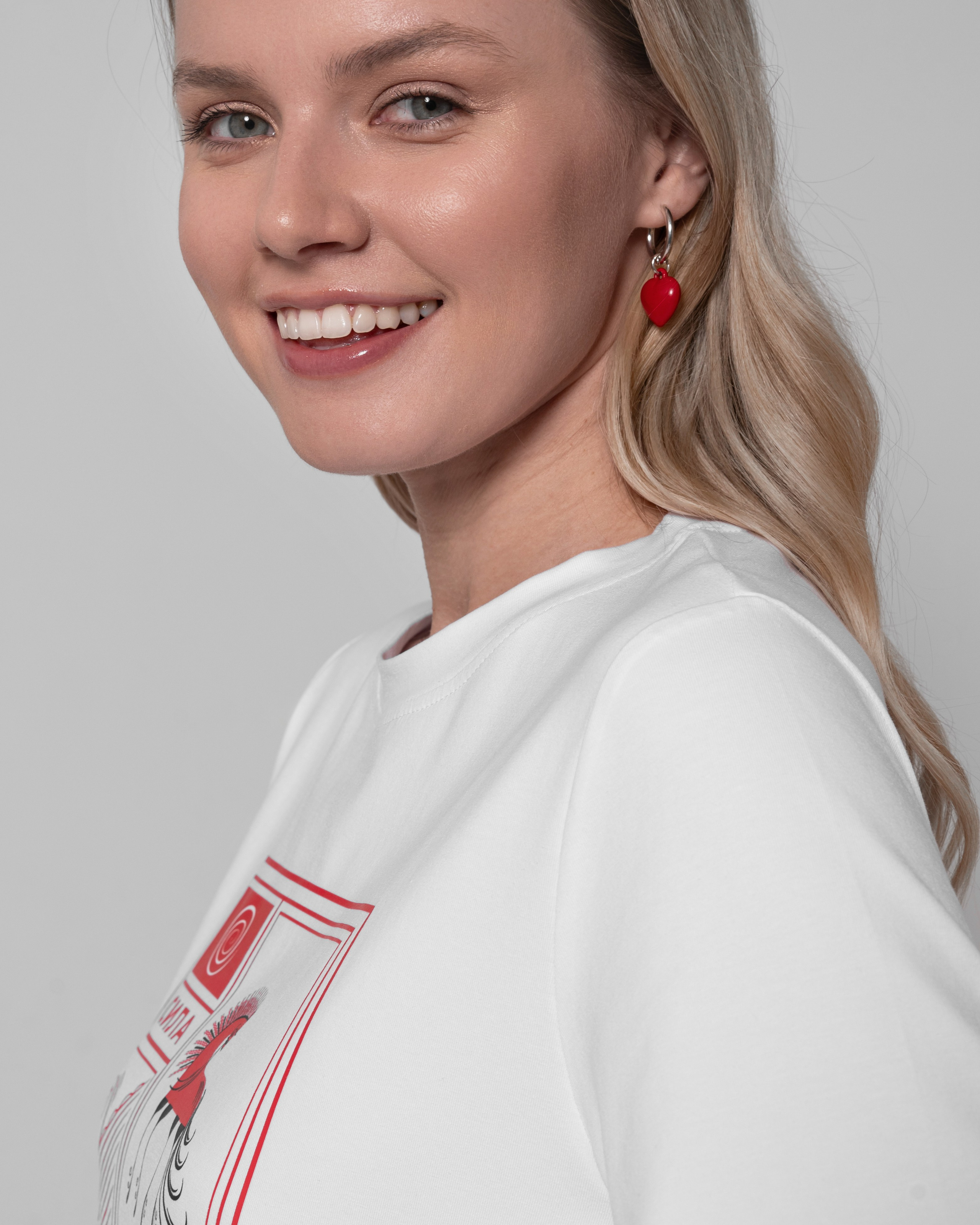 Красная нить (каталог). Фотограф Москва Виктория Вишневская актерское / модельное портфолио