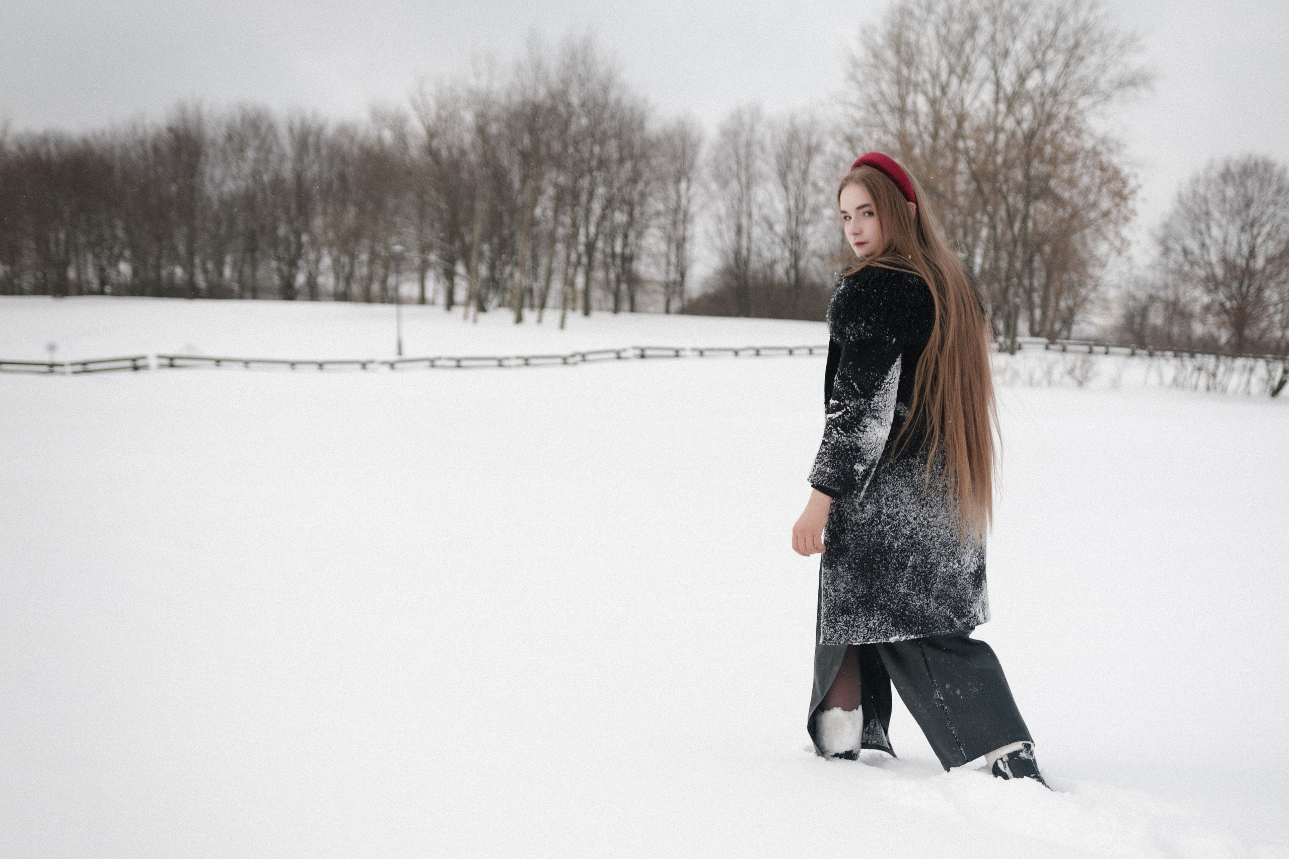 Яна в Коломенском зимой. Фотограф в Москве Максим Скоробогатов