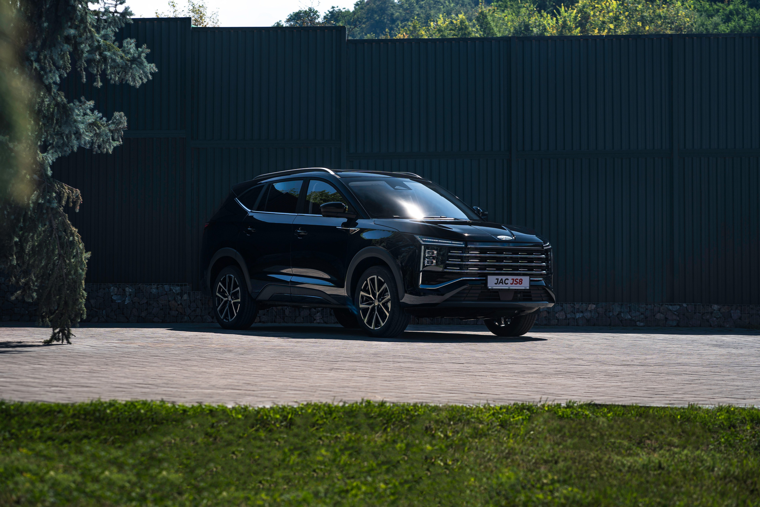 JAC JS8. Чен Станислав | Автомобильный фотограф | Алматы, Казахстан