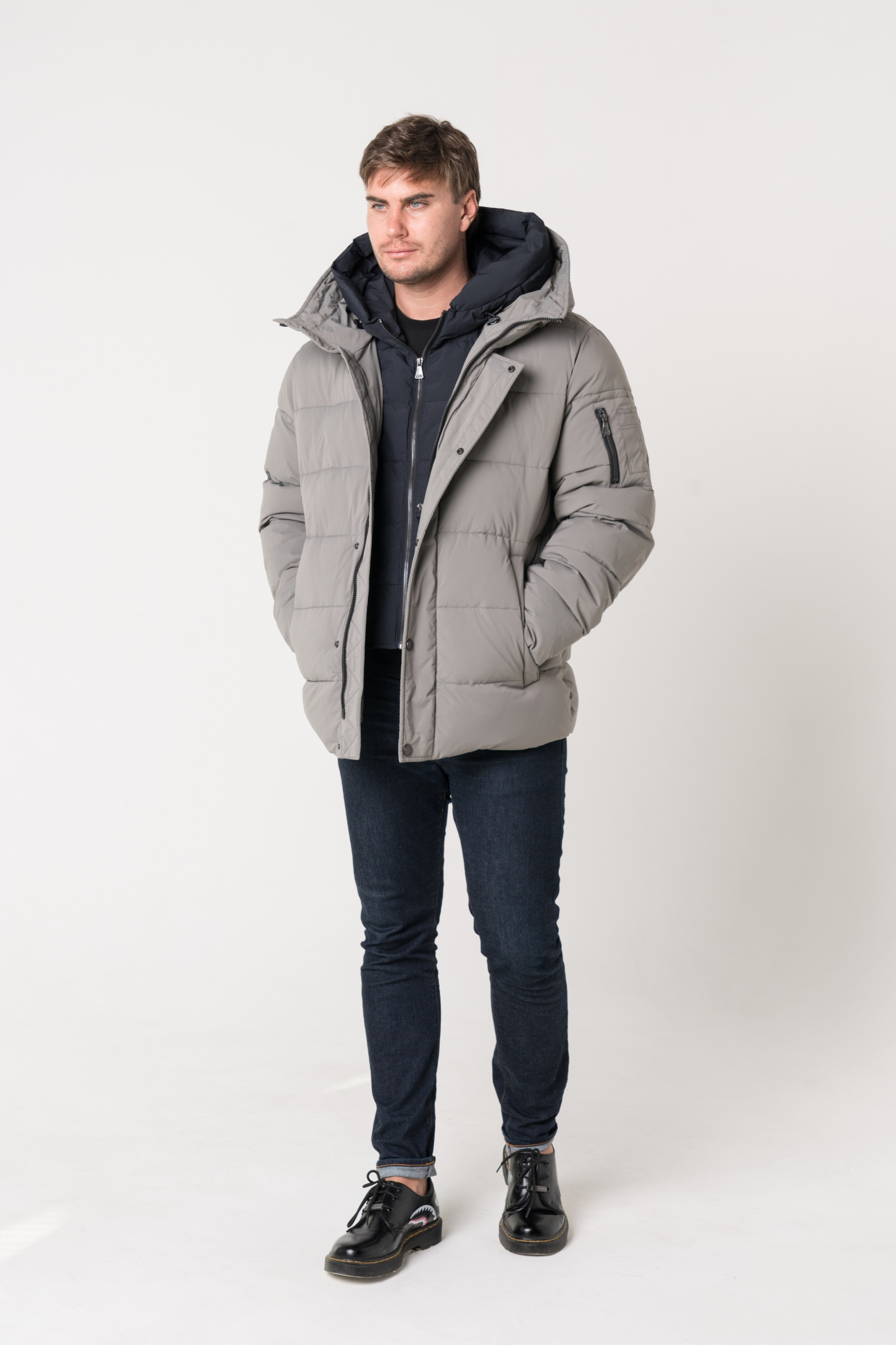 Фотосъемка одежды в Барнауле. Фотограф для бизнеса, маркетплейсов, контента и соцсетей в Барнауле Савинкова Виктория