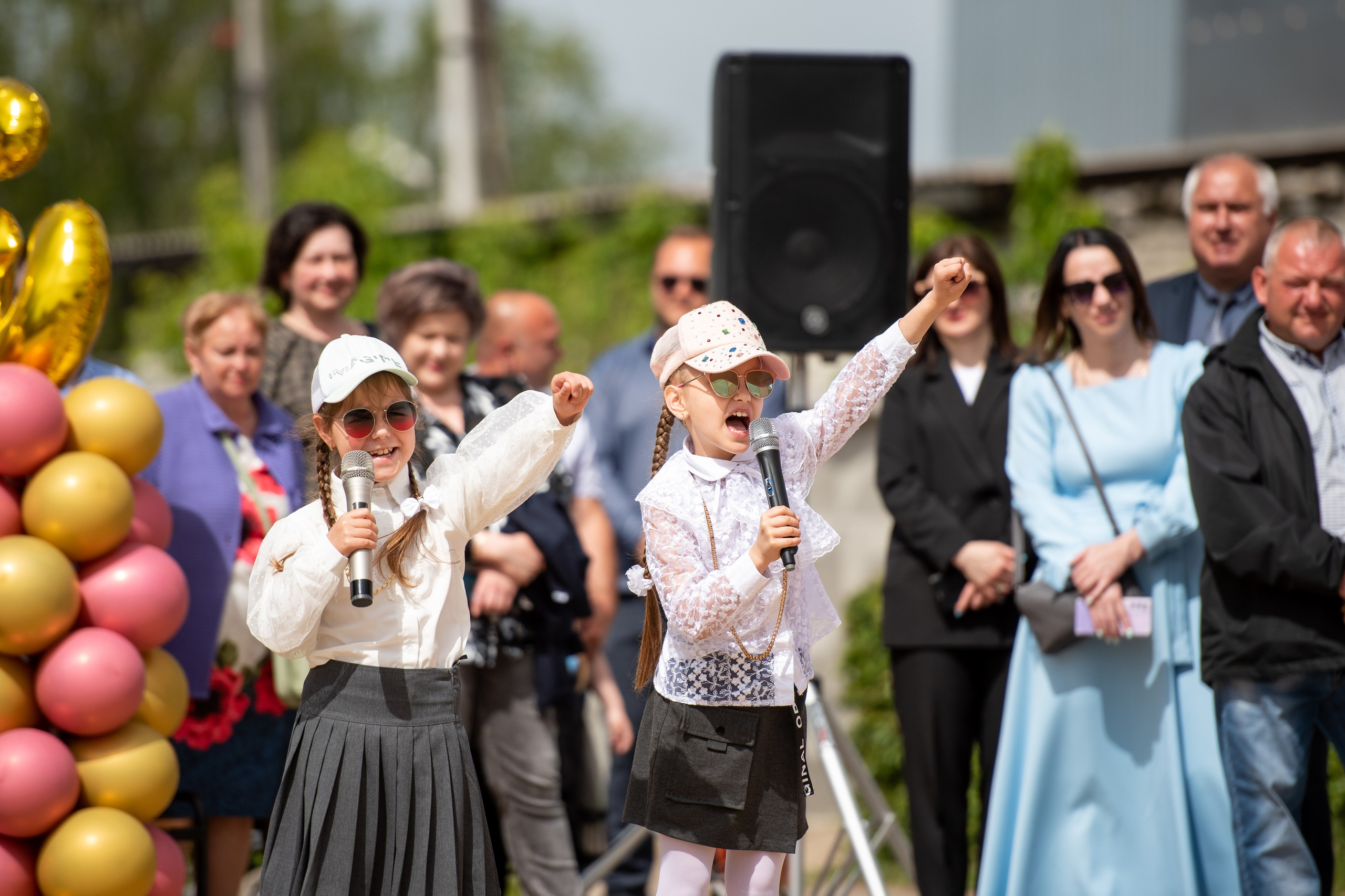 Выпускные школ. Свадебный и репортажный фотограф
