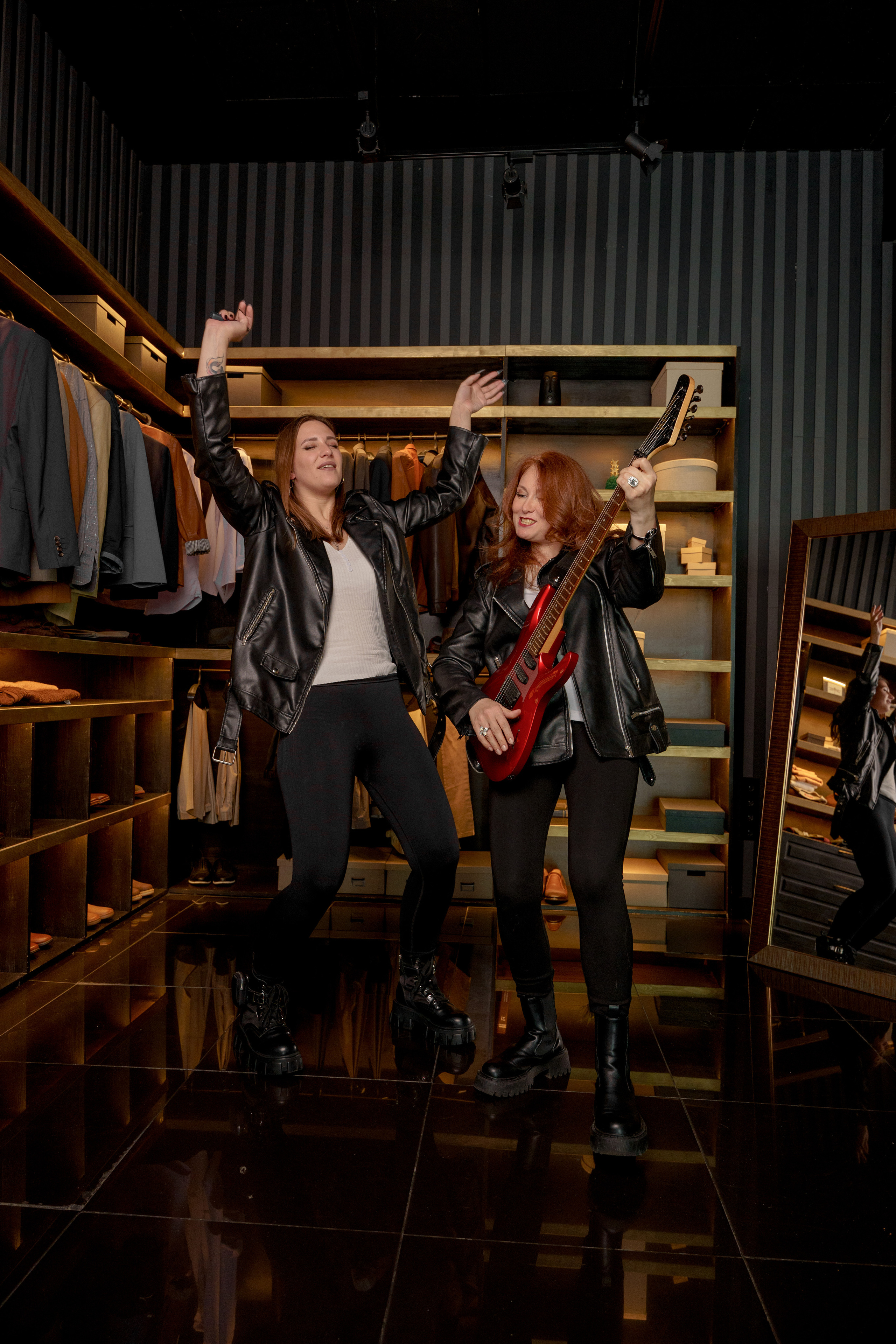 Фотосессия взрослой дочери с мамой в Москве. Репортажный фотограф Москва Сергей Дружинин