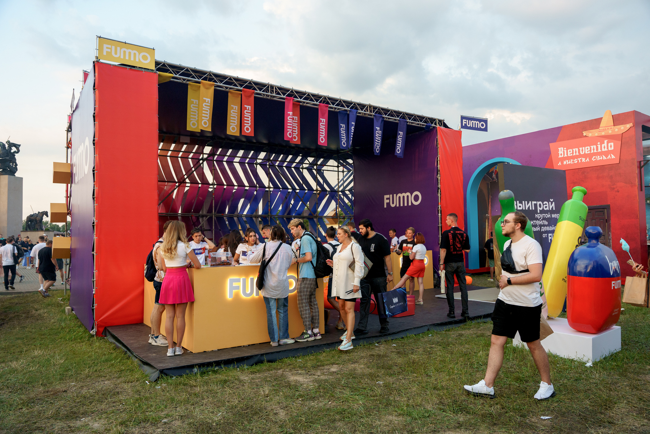 Репортажный фотограф на фестиваль Jonh Caliano и Vape Club Show. Репортажный фотограф Москва Сергей Дружинин