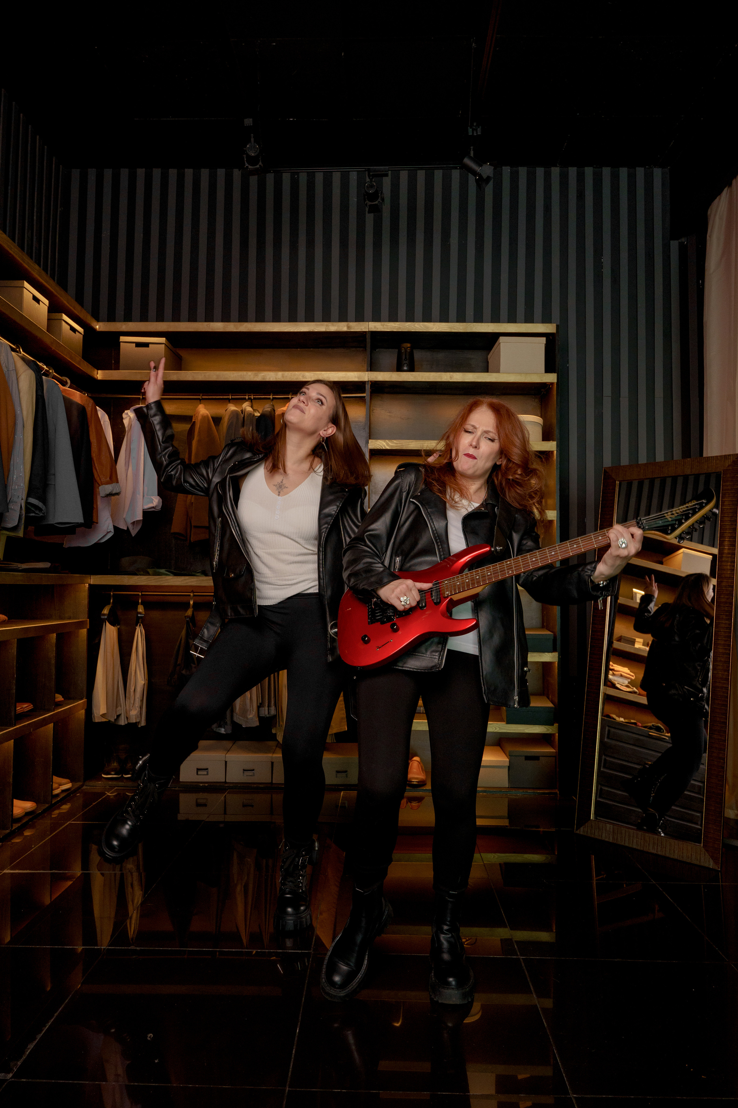 Фотосессия взрослой дочери с мамой в Москве. Репортажный фотограф Москва Сергей Дружинин