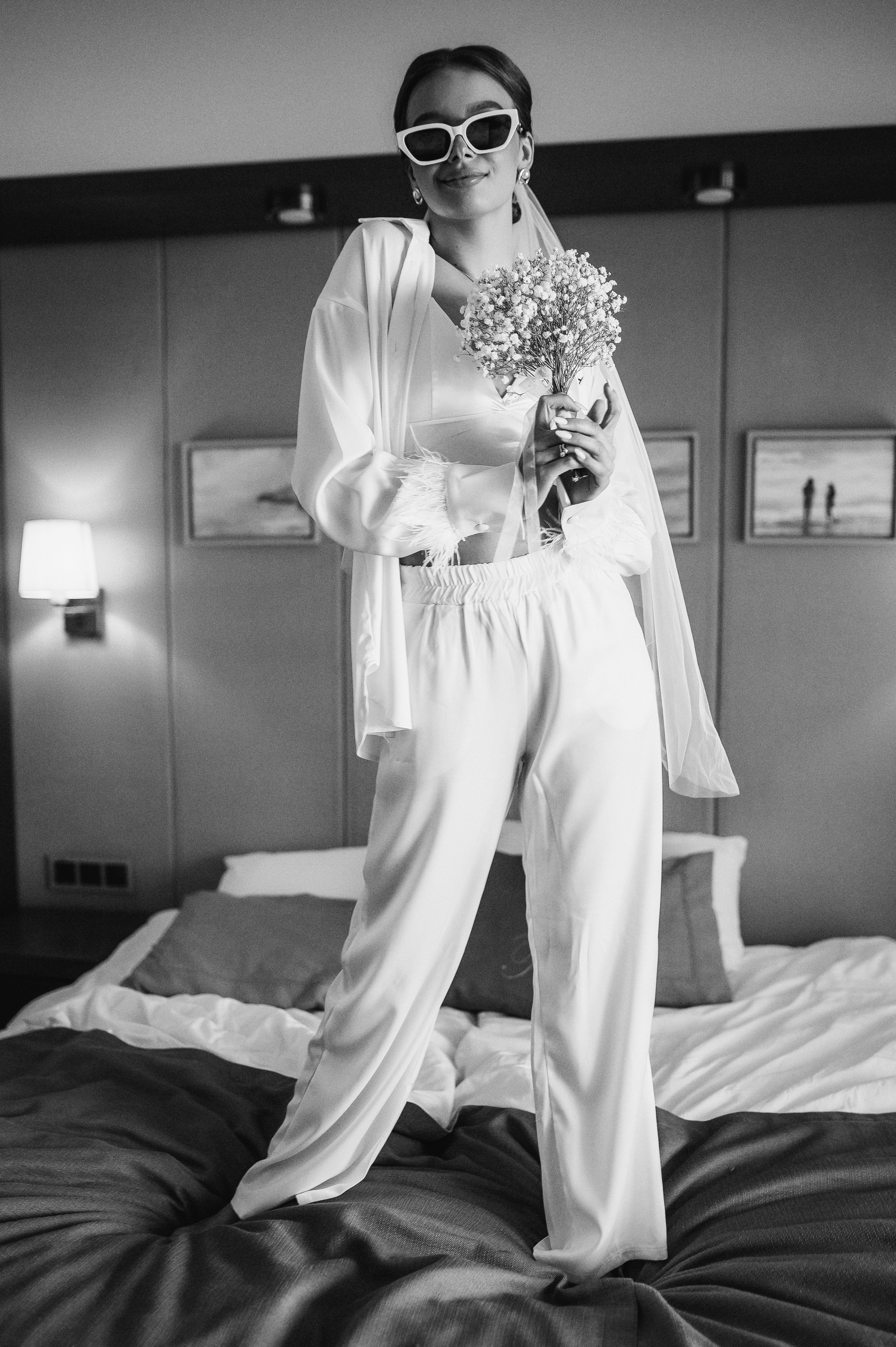 Свадебное утро и прогулка красивой яркой пары. Свадебный и семейный фотограф в Симферополе Дарья Маркова