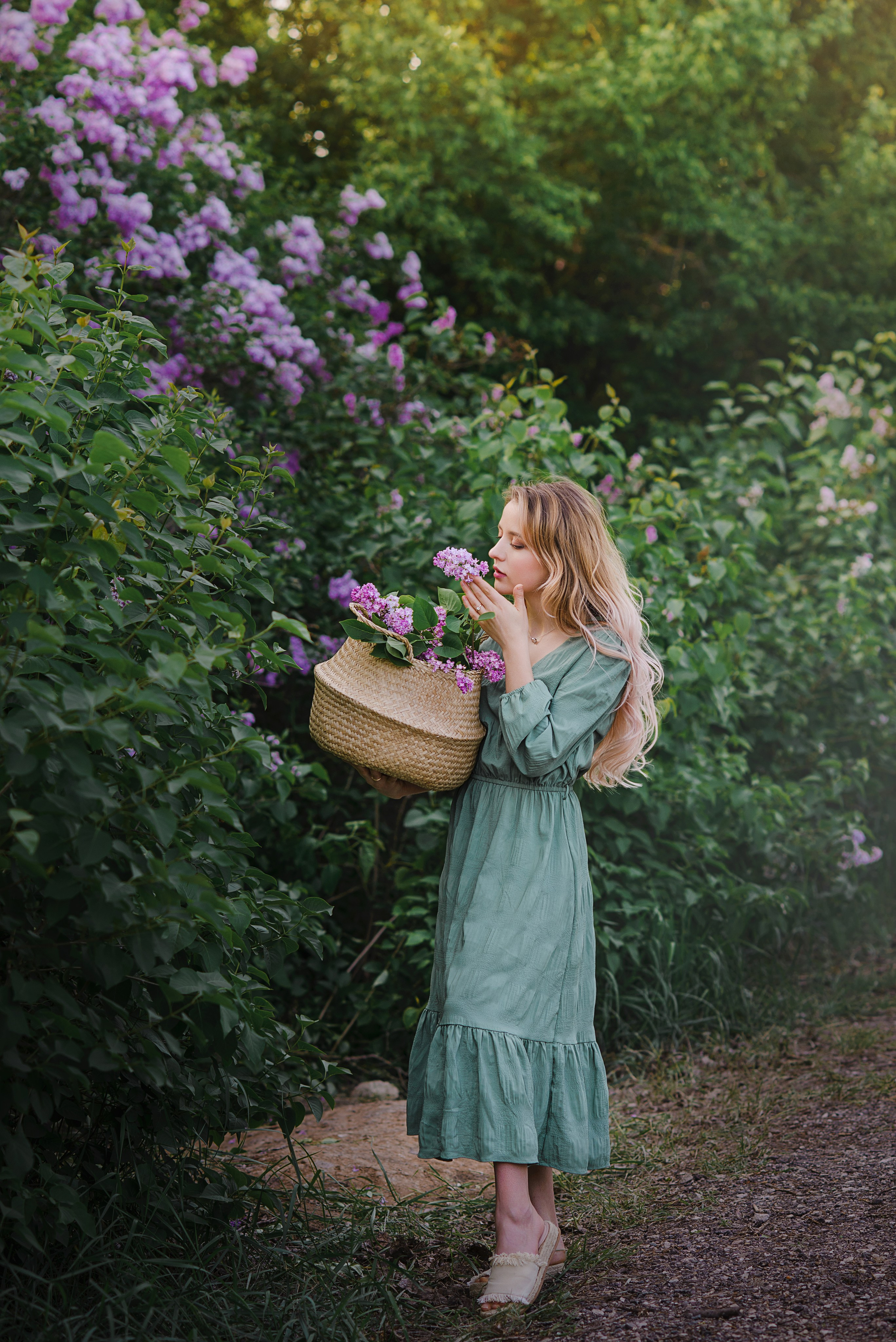 Портретная фотосессия в сирени для Кати. Фотограф Симферополь Крым Ольга Топоривская