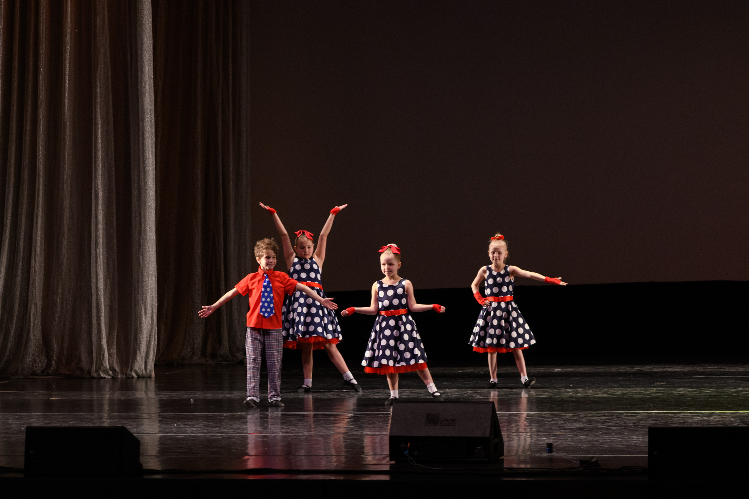 23 апреля, часть 2, БКЗ Октябрьский, г. Санкт-Петербург. Золотое яблочко