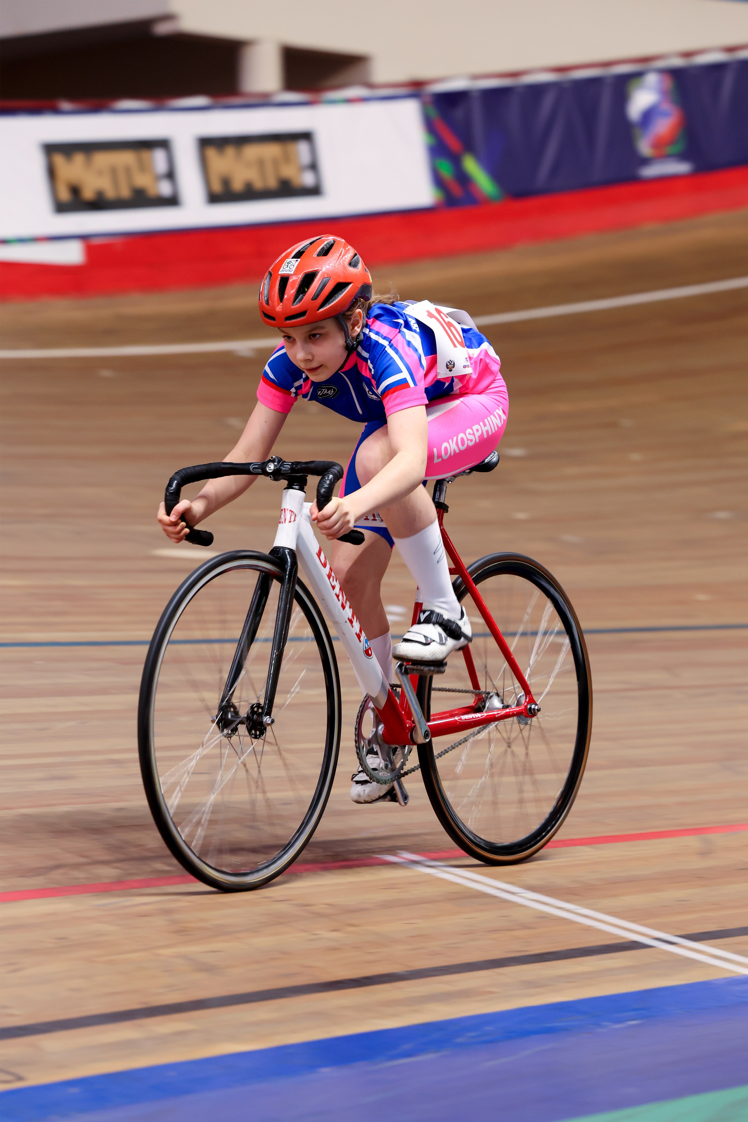 Пятый этап Региональных соревнований по велоспорту на треке (Гит, Скретч) 15.03.2025. Спортивный и репортажный фотограф Антон Тереханов
