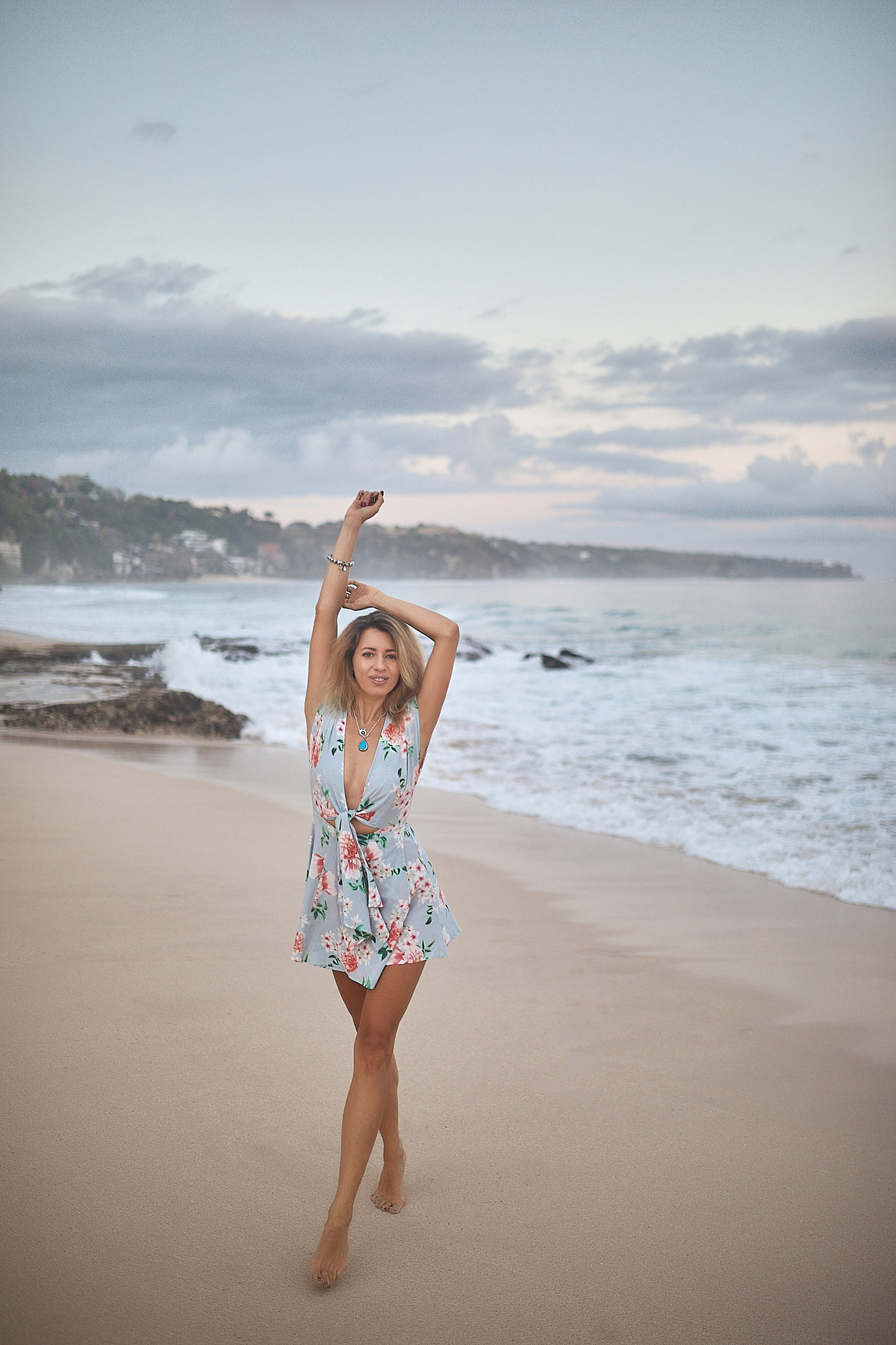 Фотосессия на рассветном пляже на Бали