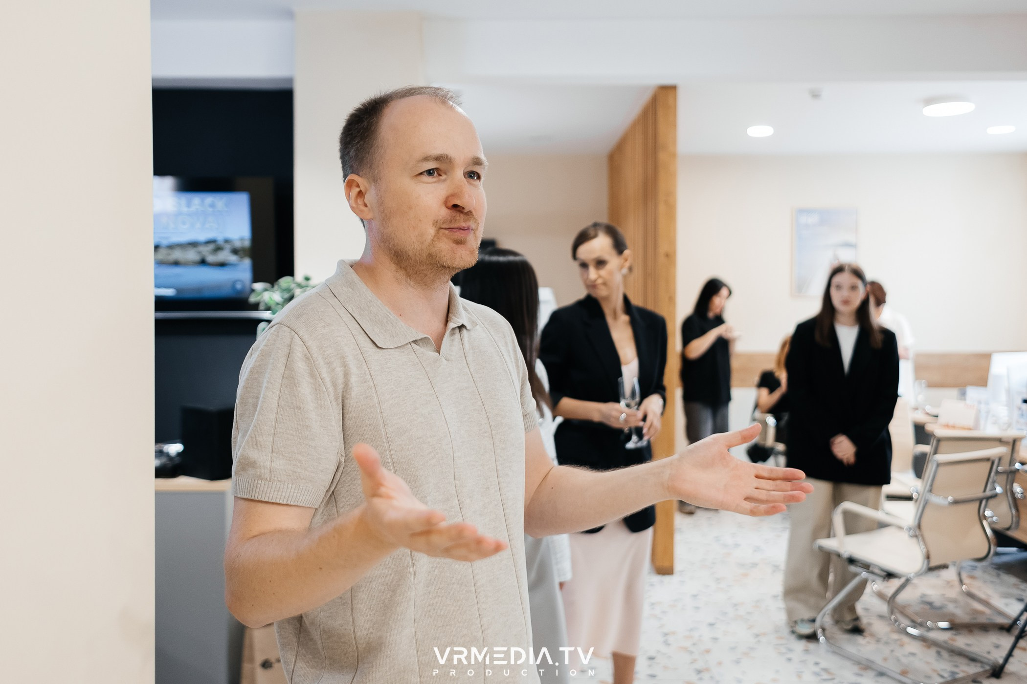 Business travel brunch