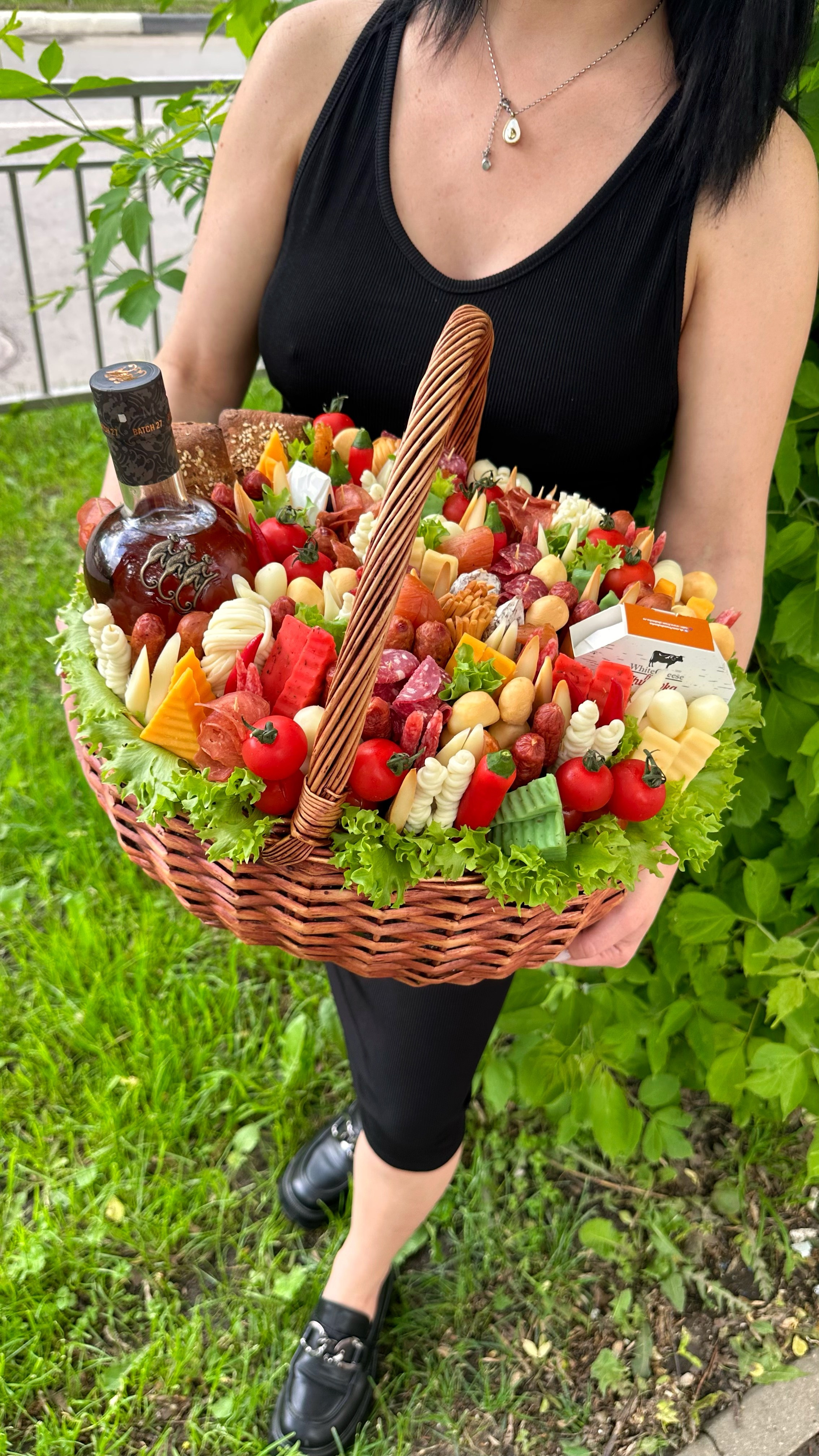 Колбасные. Выездной кейтеринг, съедобные букеты, торты и сладости на заказ