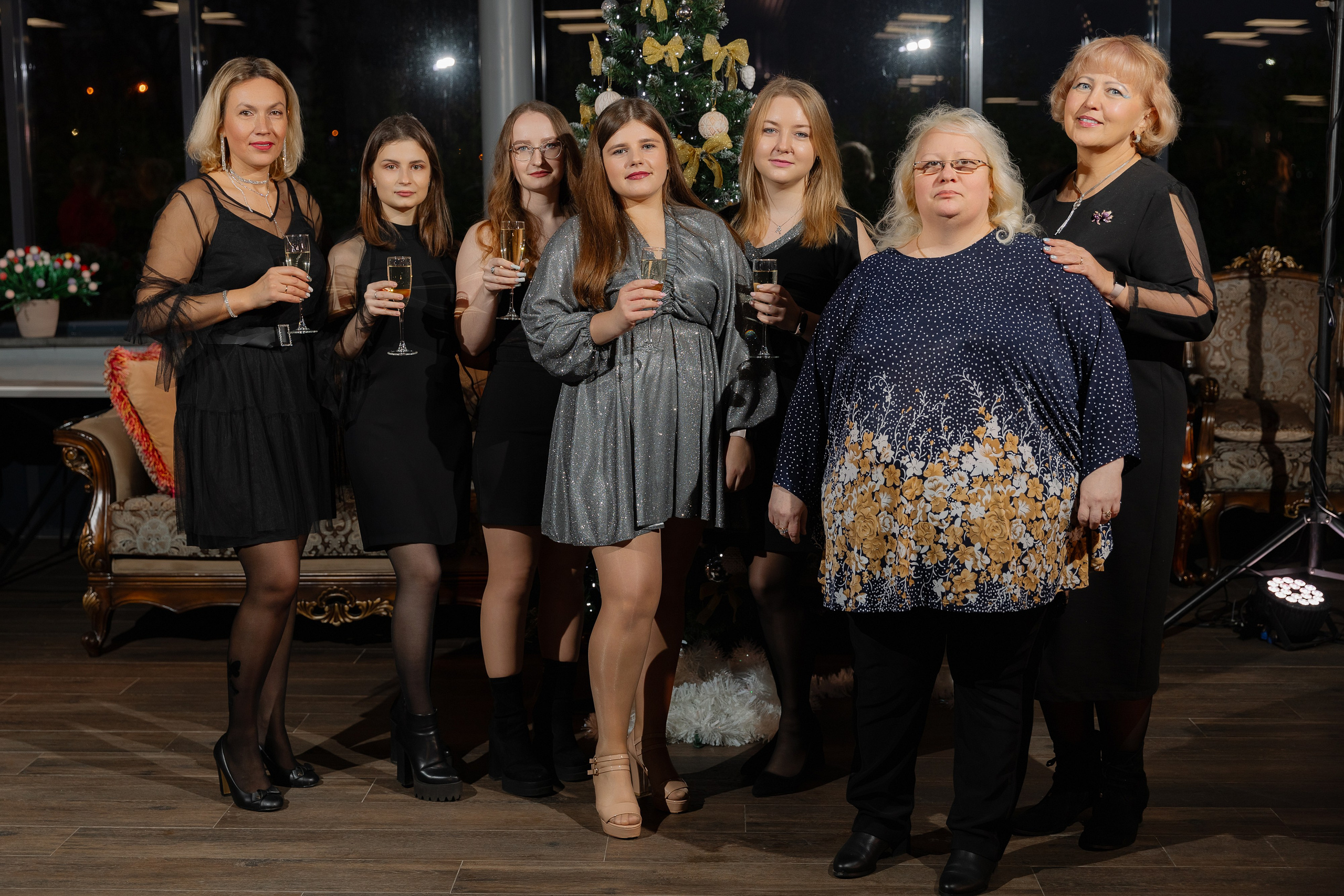 Корпоративная новогодняя фотосъемка для BELARUSBANK в Ресторане «Урарту». Свадебный фотограф в Минске/Беларуси Сергей Спиридонов