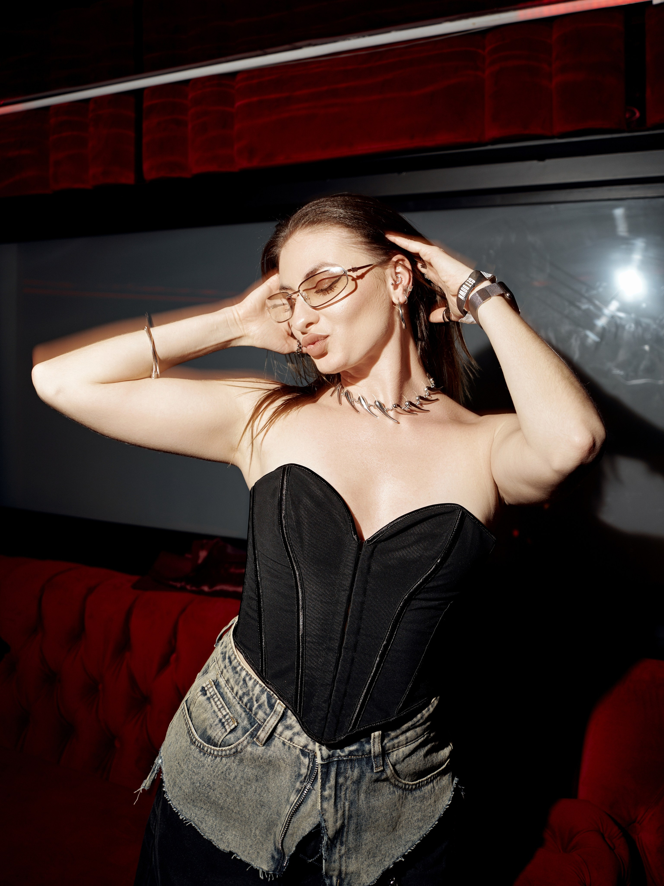 CLUB. NOIZOMAX Художественный фотограф в Дубай