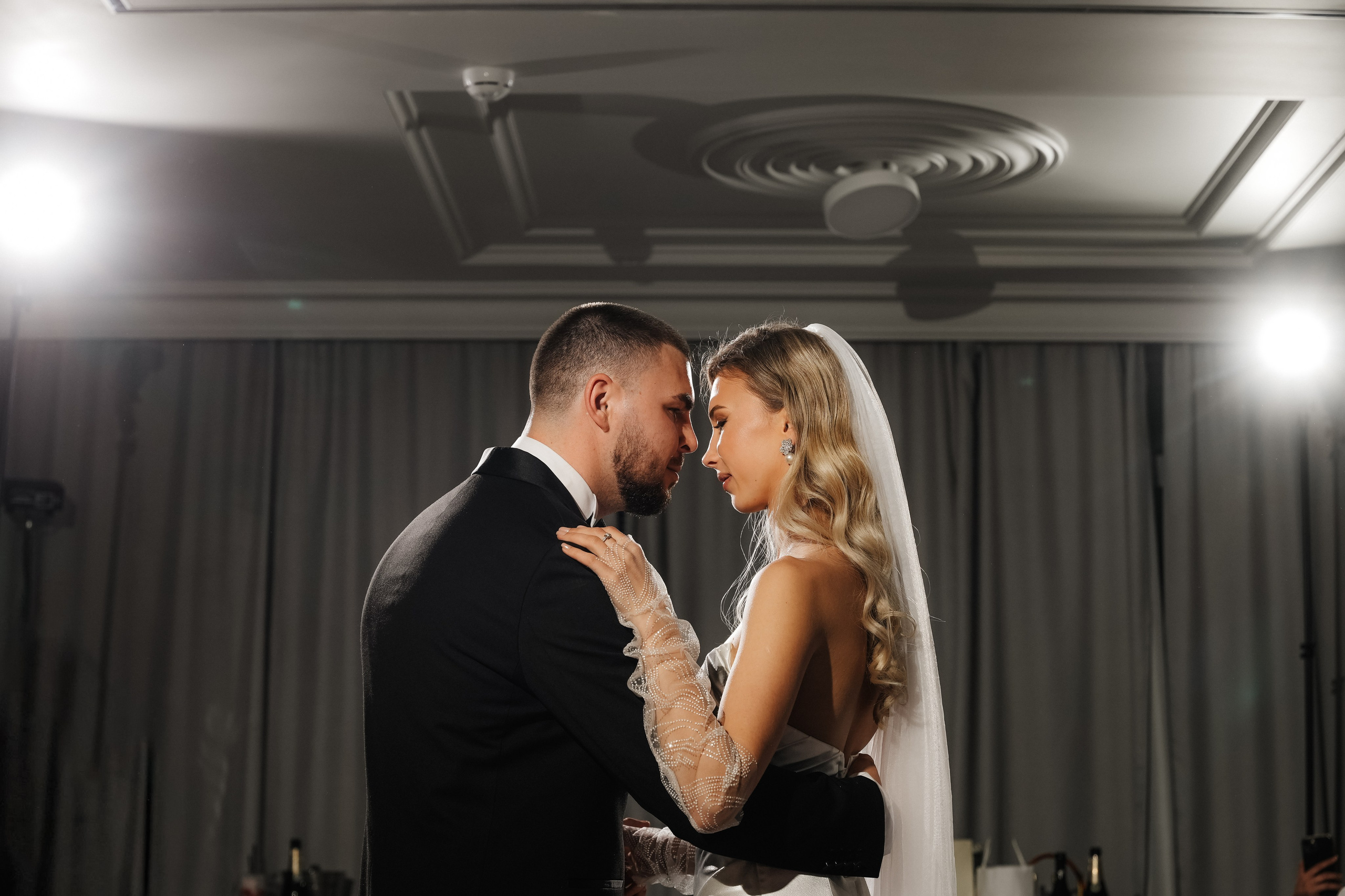 Astoria. VISUAL ARTIST · KRONGAUZ ANASTASIA