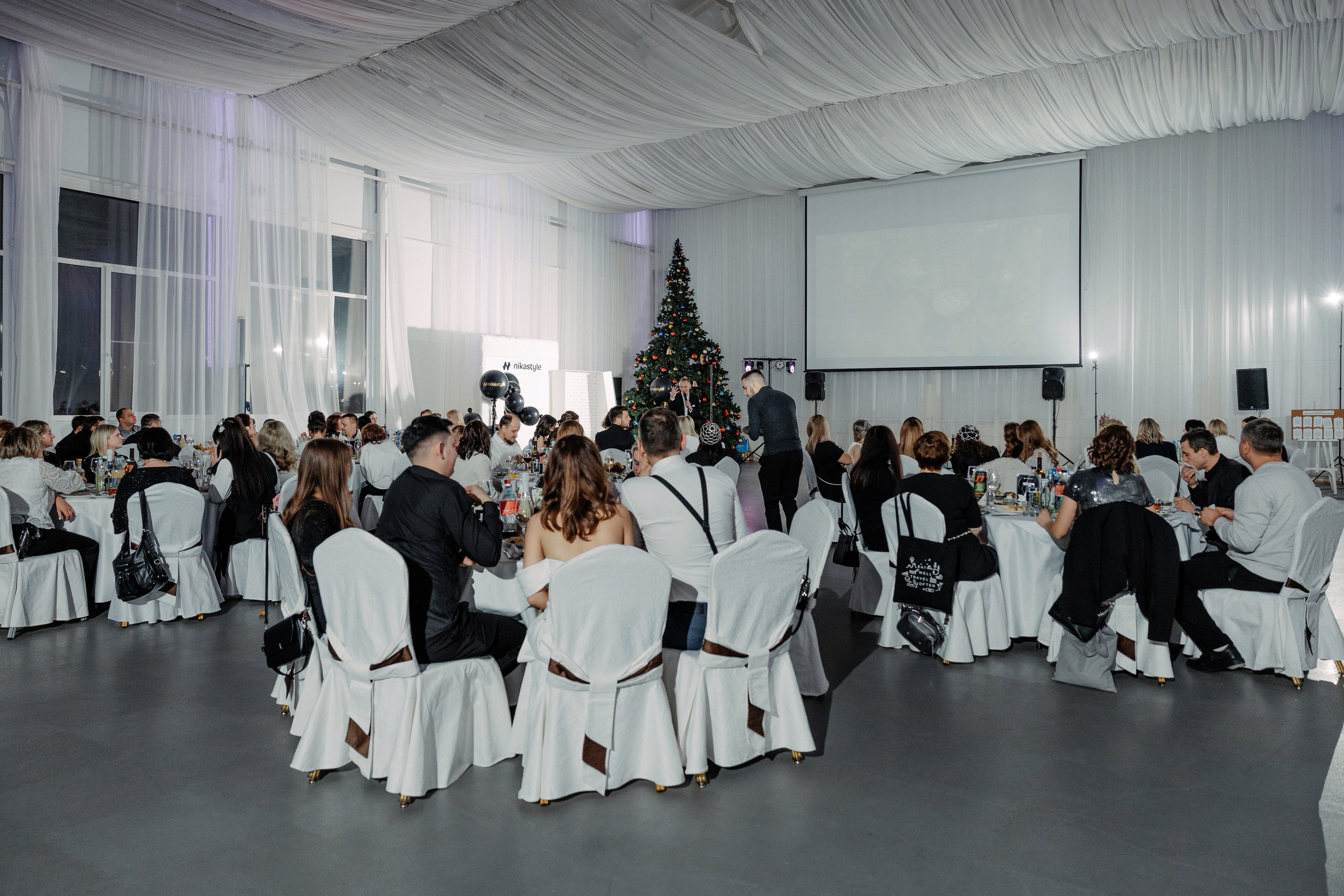 Стильный Новогодний корпоратив Nikastyle.ru. Свадебный репортажный фотограф во Владимире Евгений Топаз