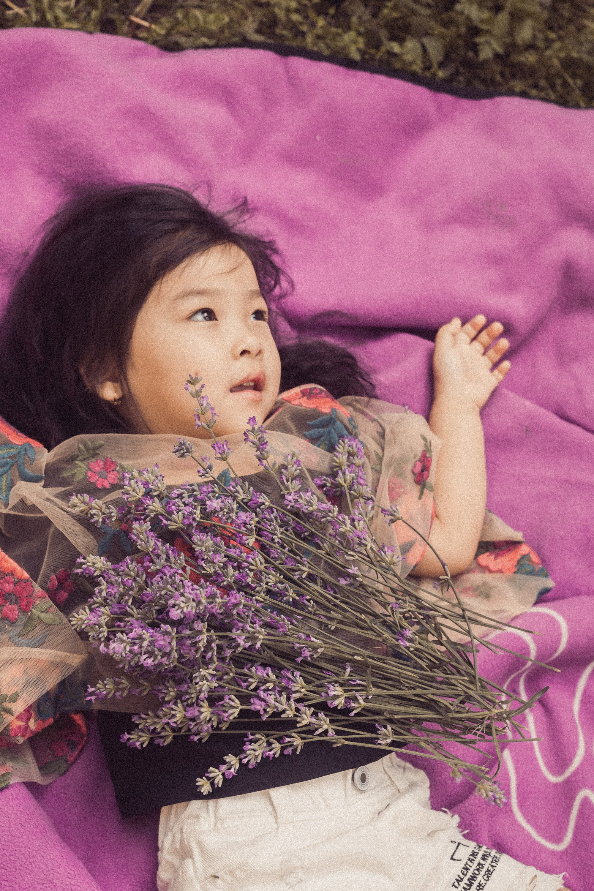 Летняя прогулка мамы и дочери. Фотограф Наталья Гончарова. Снимаю живые портреты в Алматы