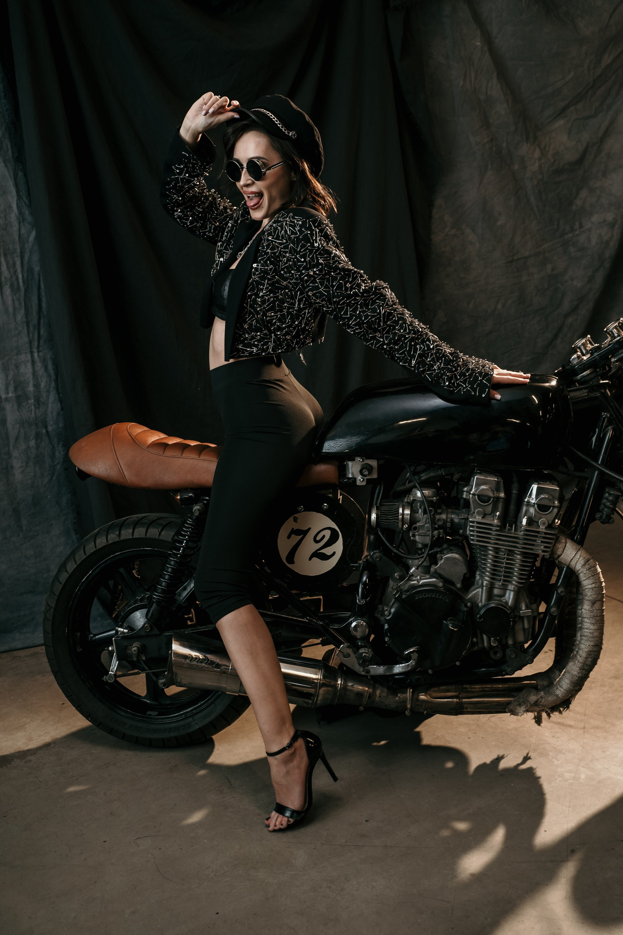 Фотосессия на мотоцикле в Санкт-Петербурге. Свадебный, семейный, портретный, репортажный фотограф в Санкт-Петербурге