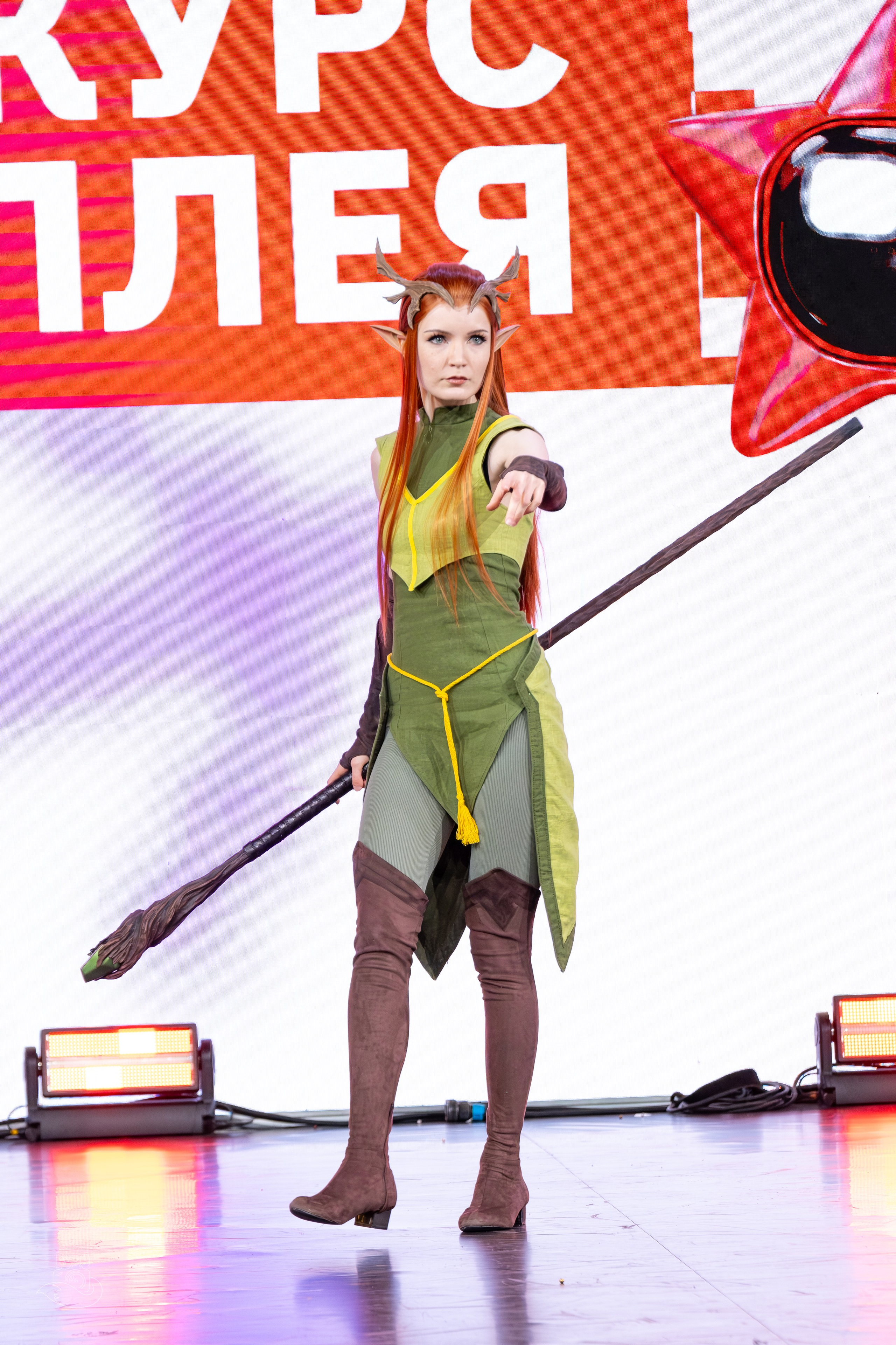 Сцена РЭД ЭКСПО 2024. Косплей фотограф