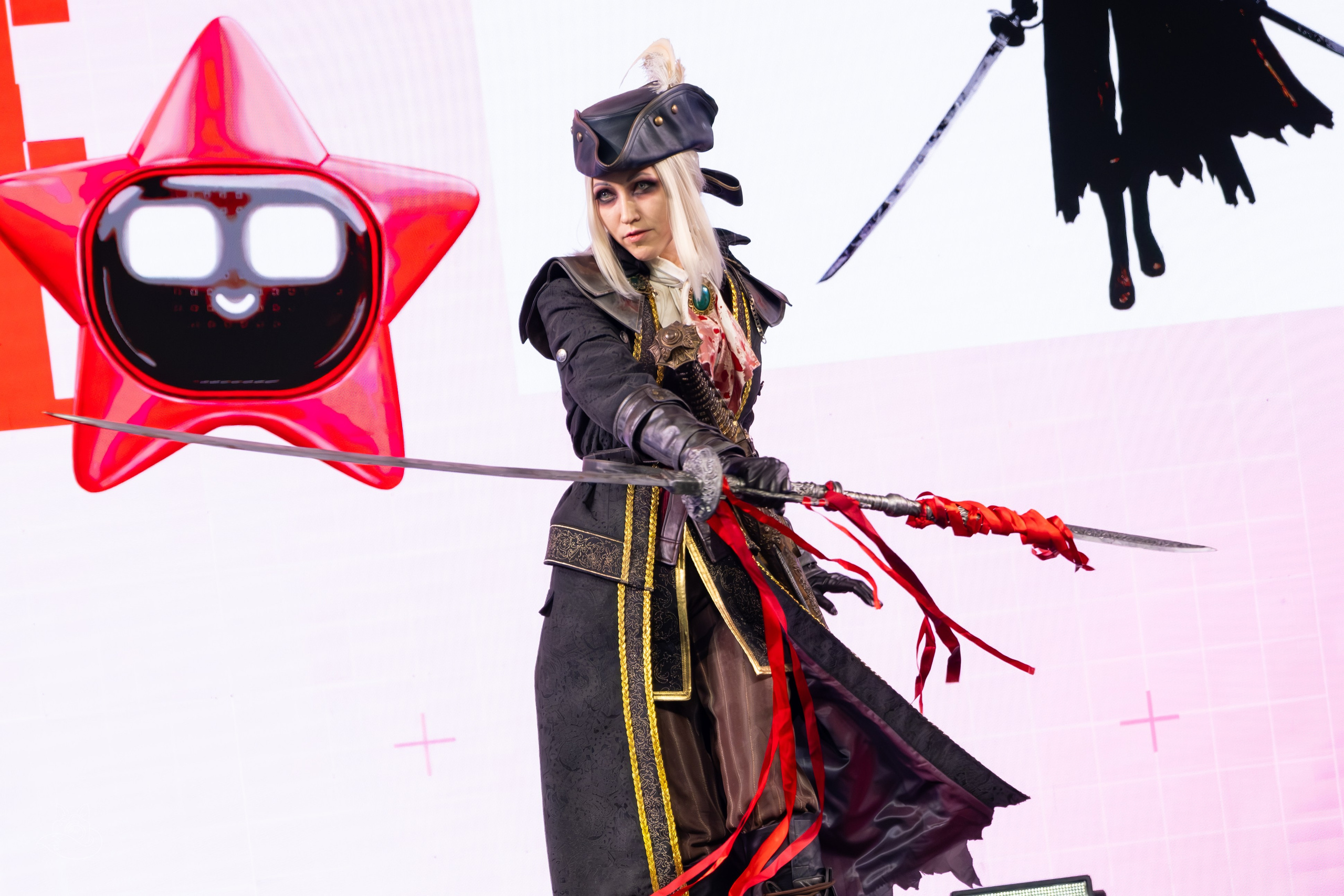 Сцена РЭД ЭКСПО 2024. Косплей фотограф