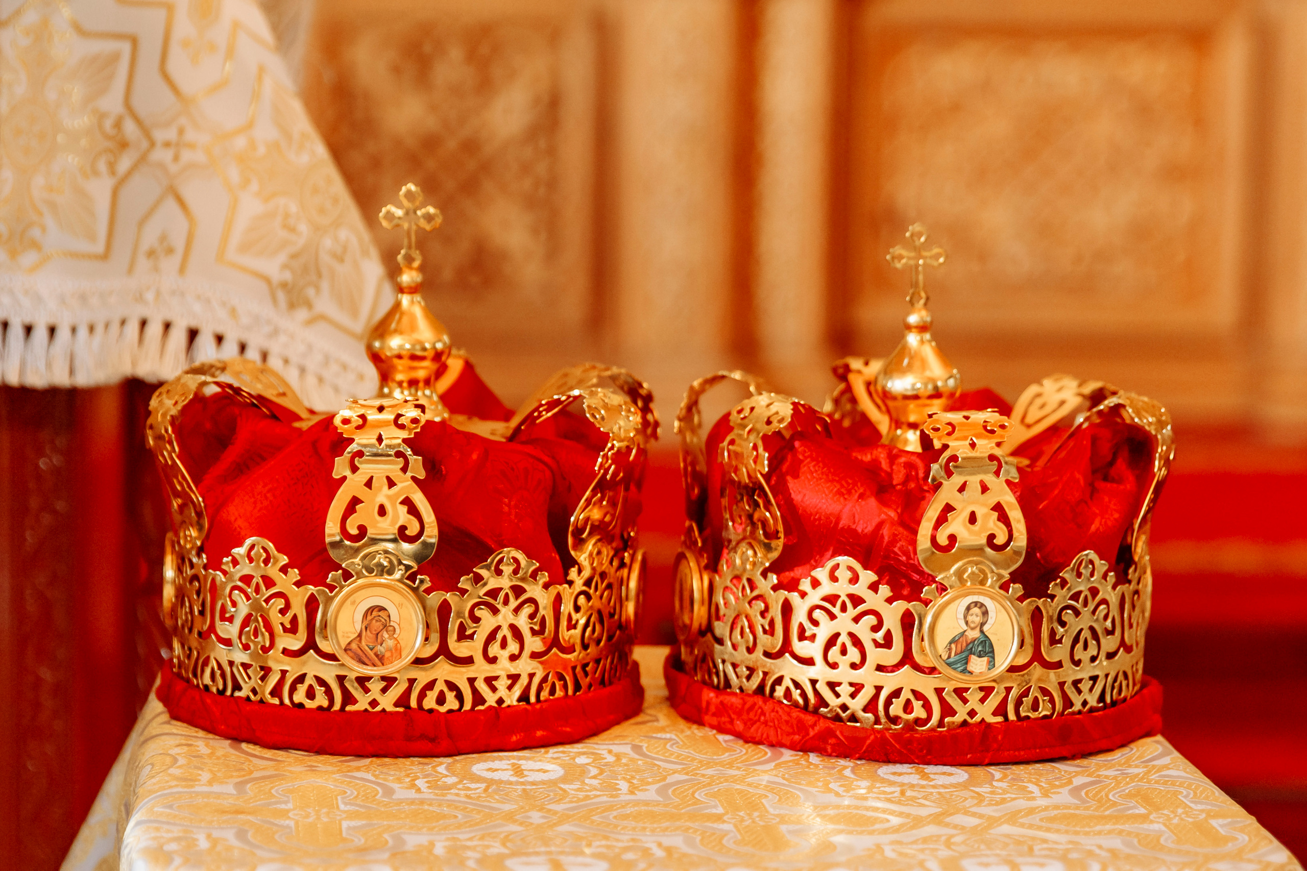 Фото и видео съемка Венчания. Свадебный фотограф Марина Суворова и видеооператор Олег Петров