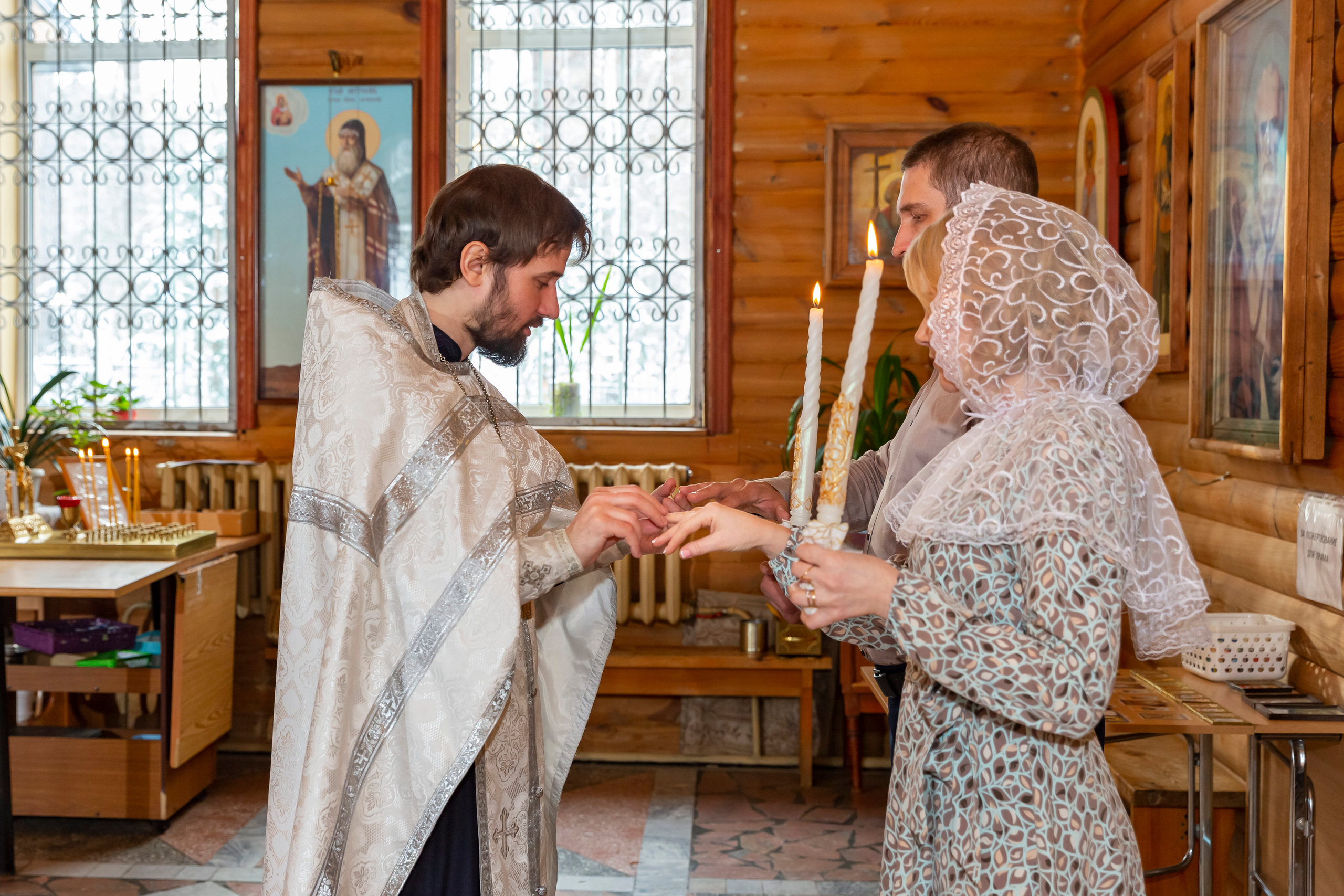 Фото и видео съемка Венчания. Свадебный фотограф Марина Суворова и видеооператор Олег Петров