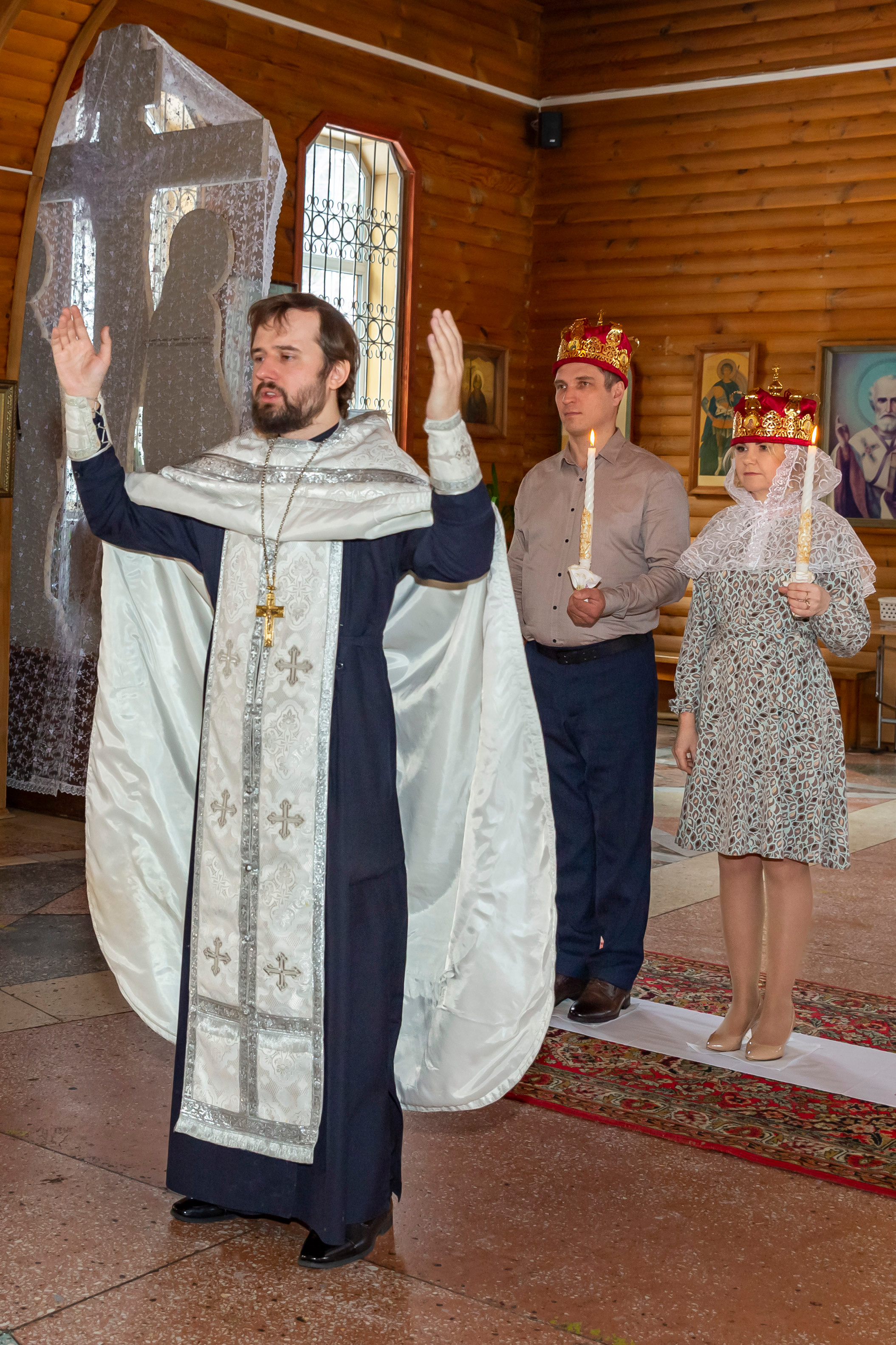 Фото и видео съемка Венчания. Свадебный фотограф Марина Суворова и видеооператор Олег Петров