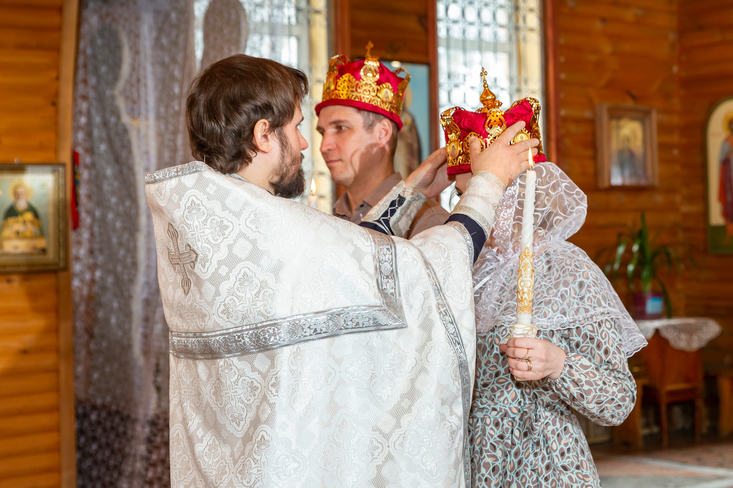 Фото и видео съемка Венчания. Свадебный фотограф Марина Суворова и видеооператор Олег Петров