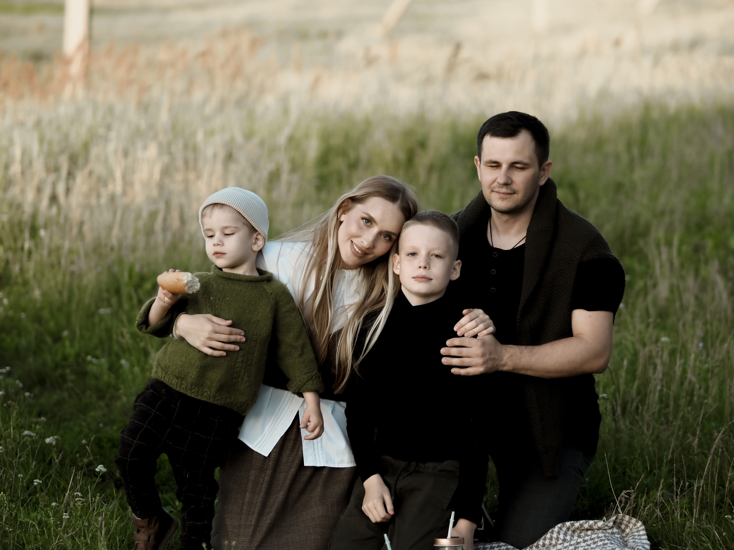 Холмы на закате. Фотограф Рязань. Семейный Свадебный фотограф