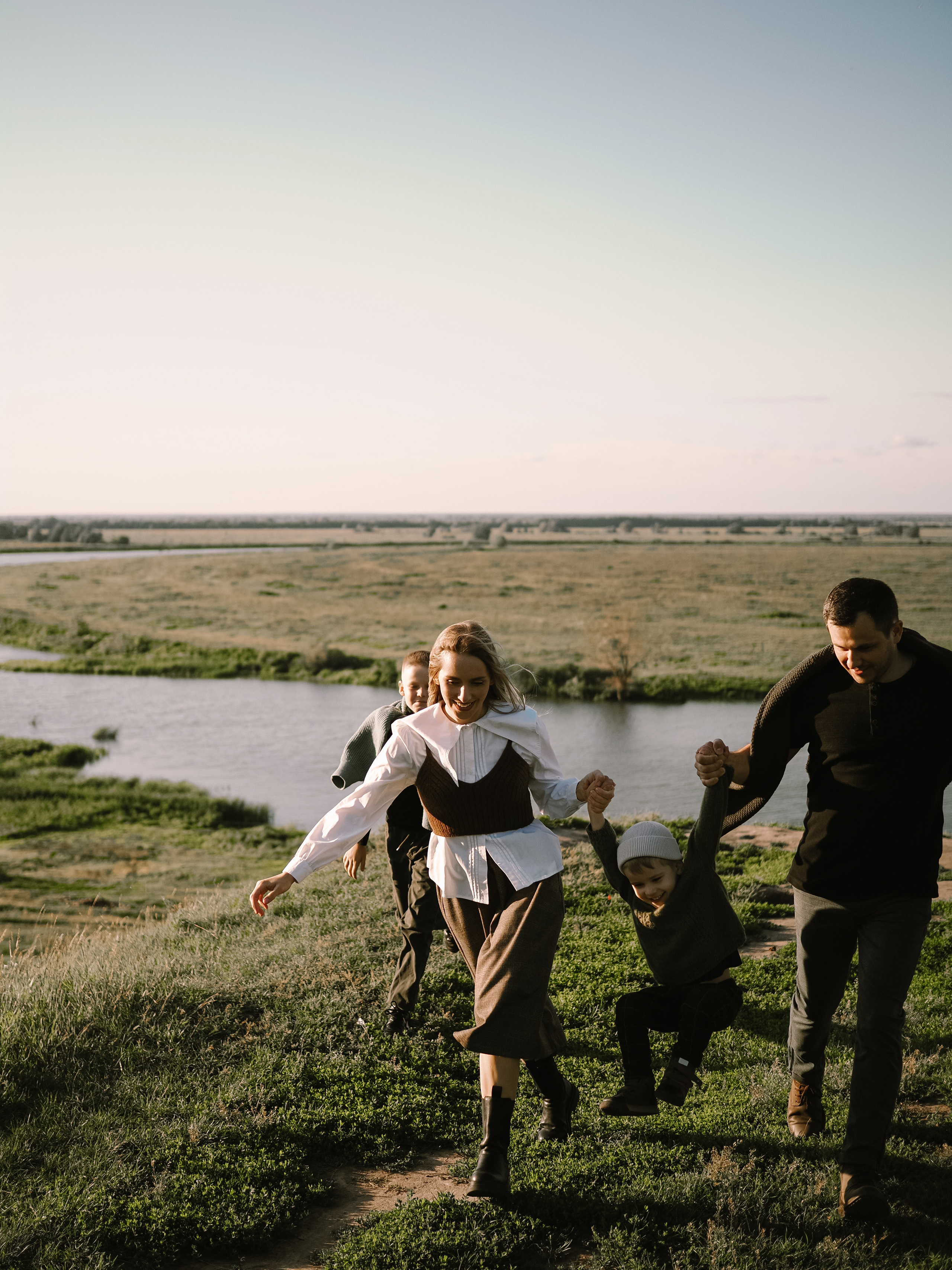 Холмы на закате. Фотограф Рязань. Семейный Свадебный фотограф