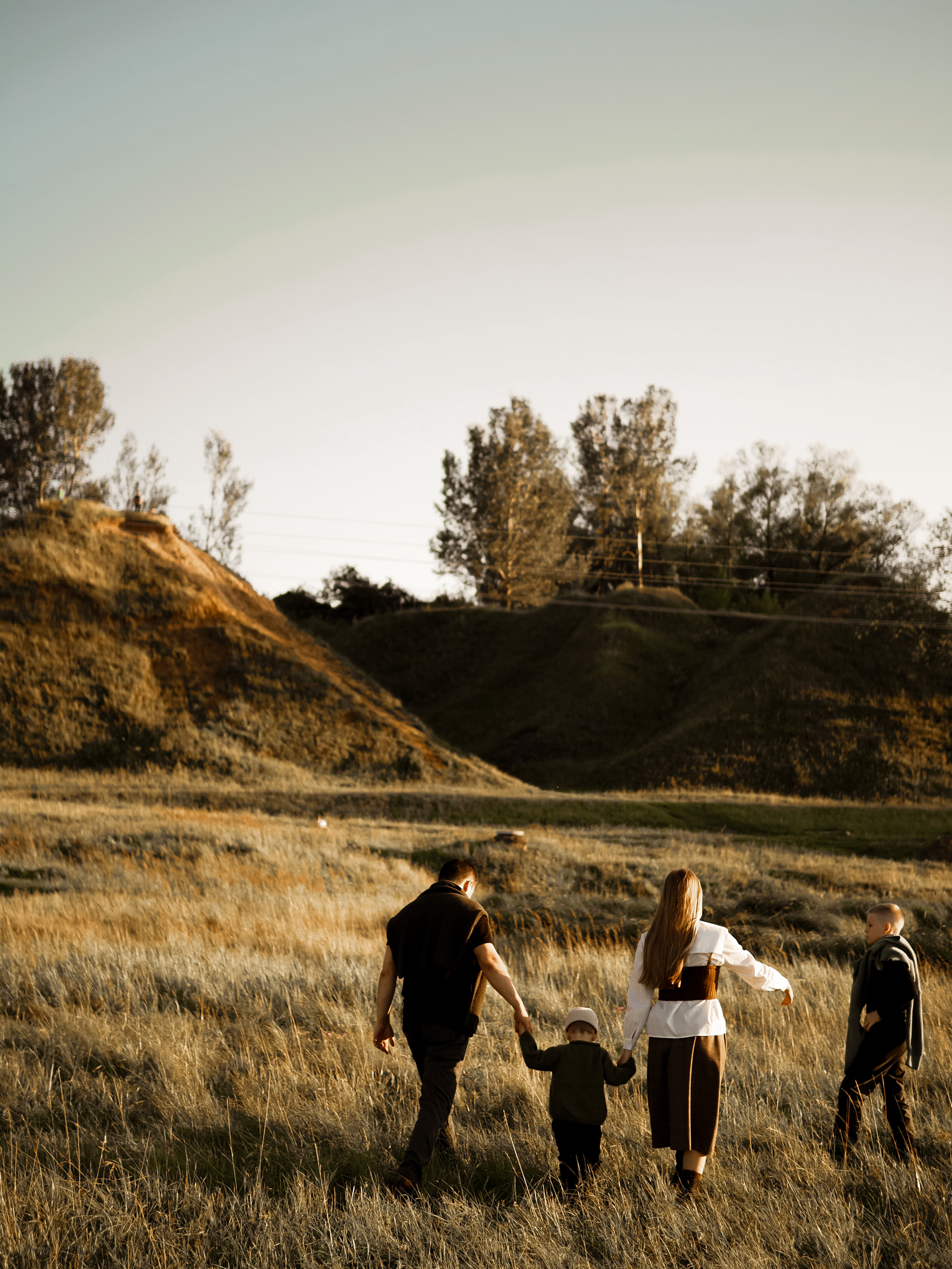 Холмы на закате. Фотограф Рязань. Семейный Свадебный фотограф
