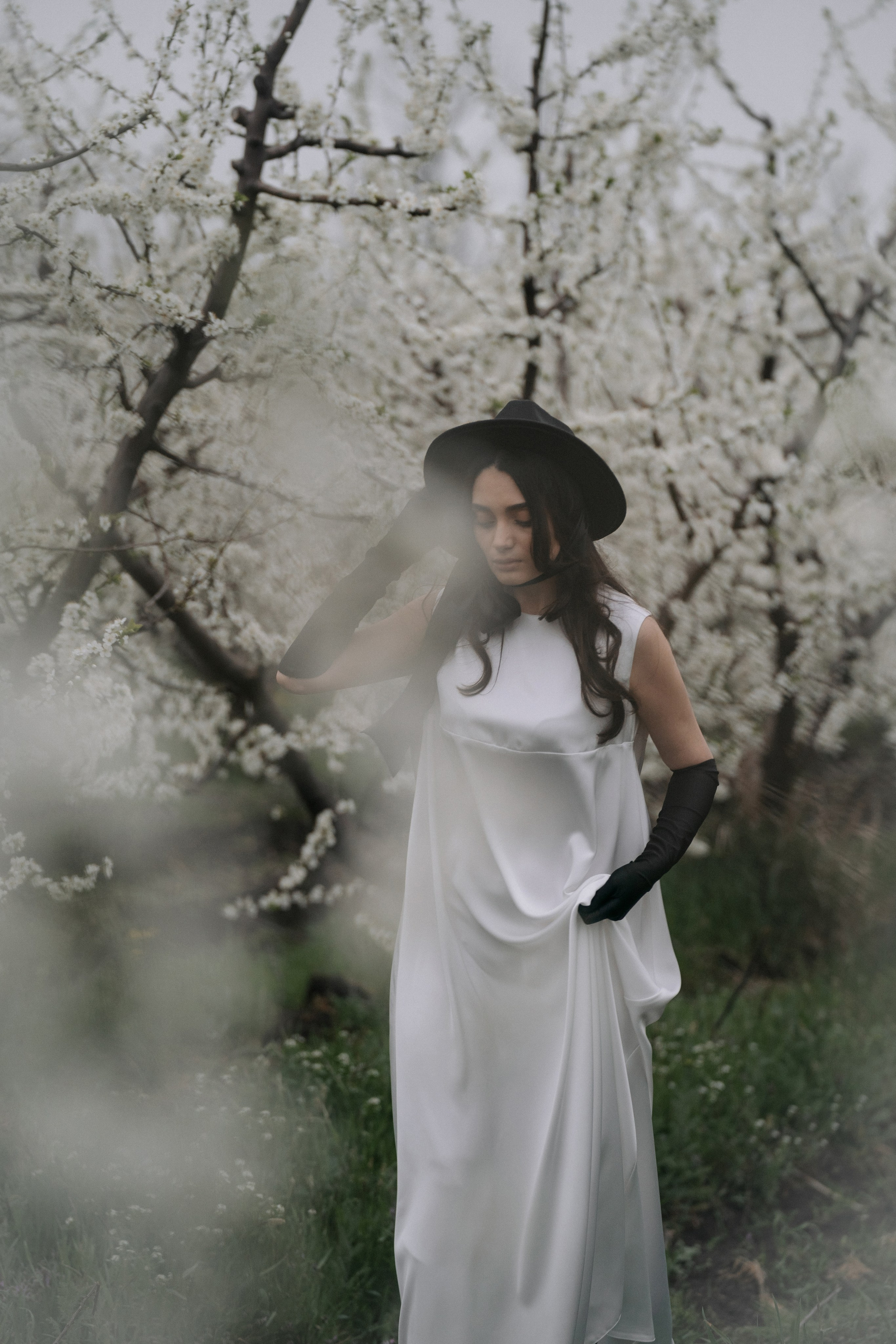 Девушка в винтажном платье – аристократичная фотосессия в Анапе  