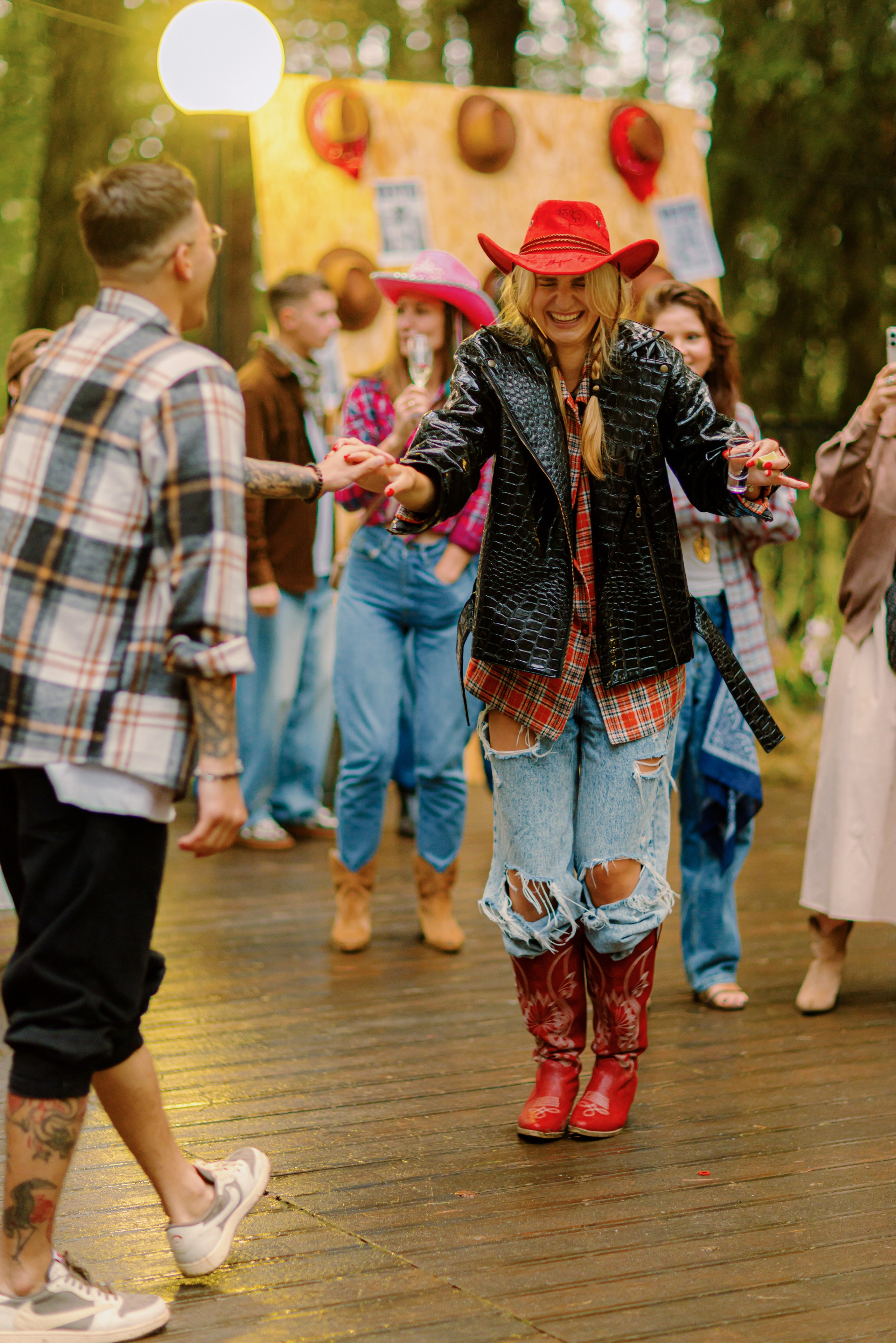 МНЕ В САПОГ ЗАПОЛЗЛА ЗМЕЯ!