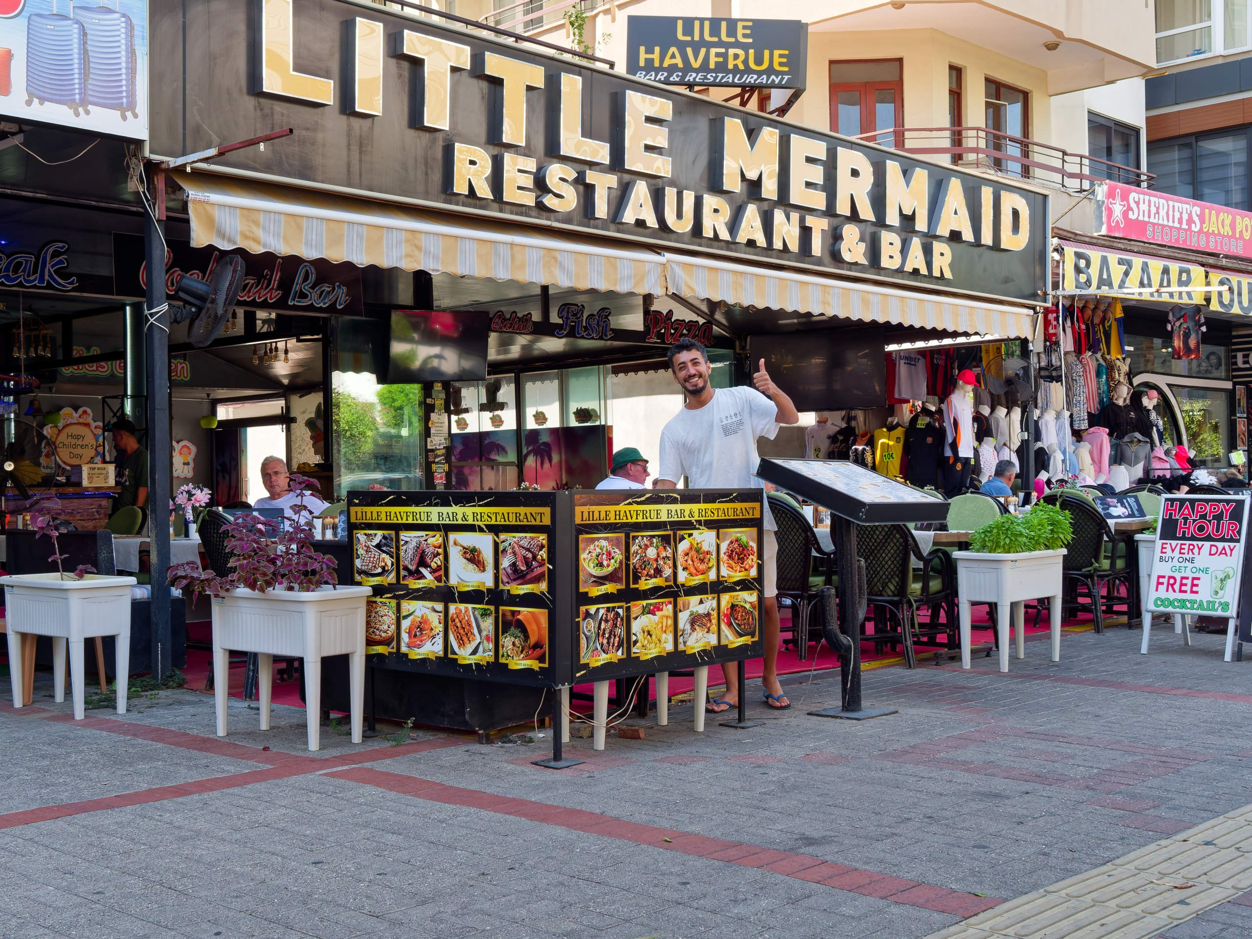 Алания 2025, город, стрит-фото. Избранные фотографии