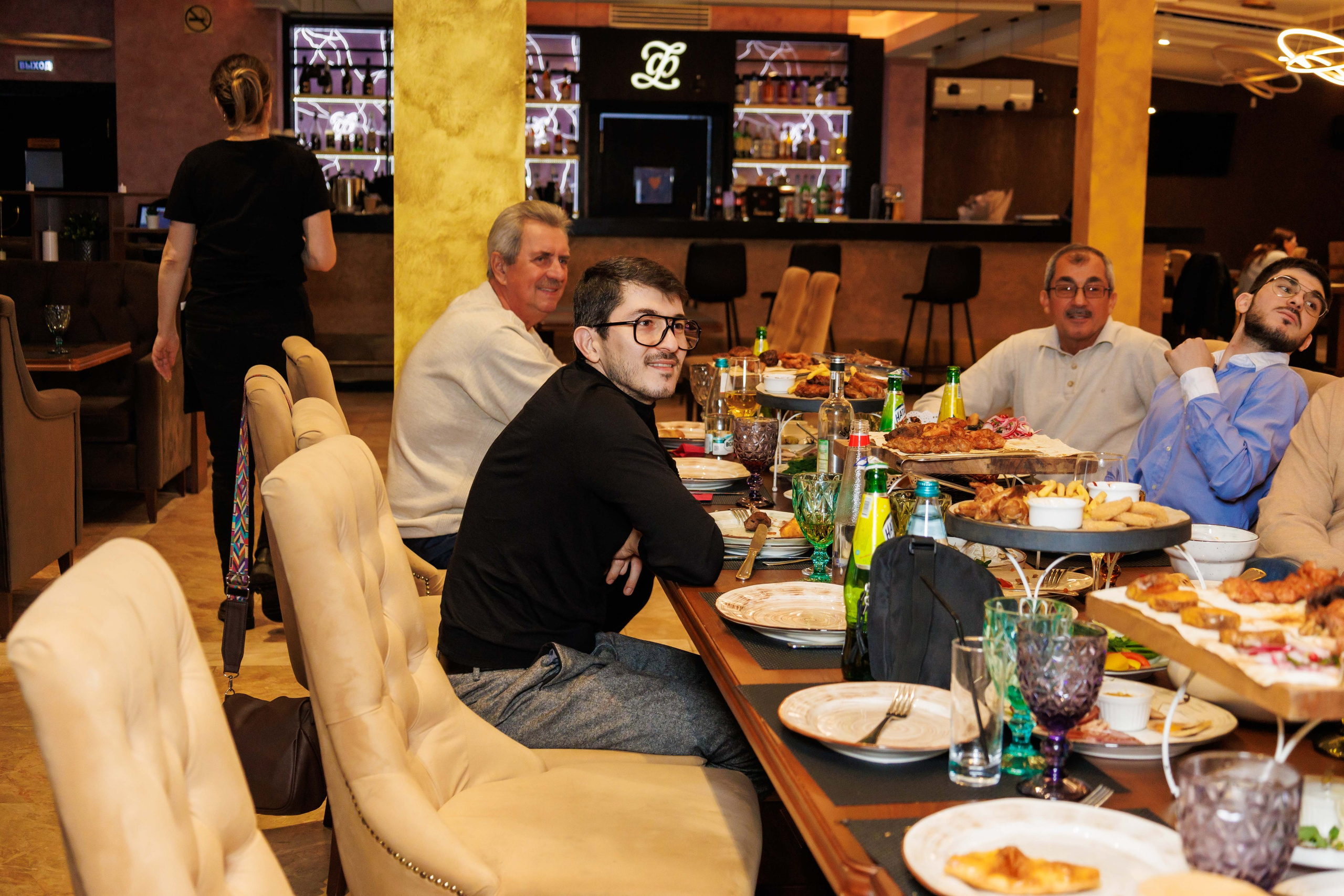 День рождения в ресторане. Фотограф в Москве Дмитрий Емельянов